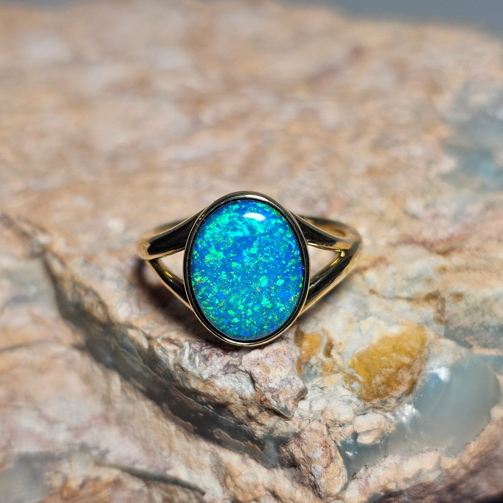 9k Gold Ring with 3.6ct Doublet Opal - Luigi Opal