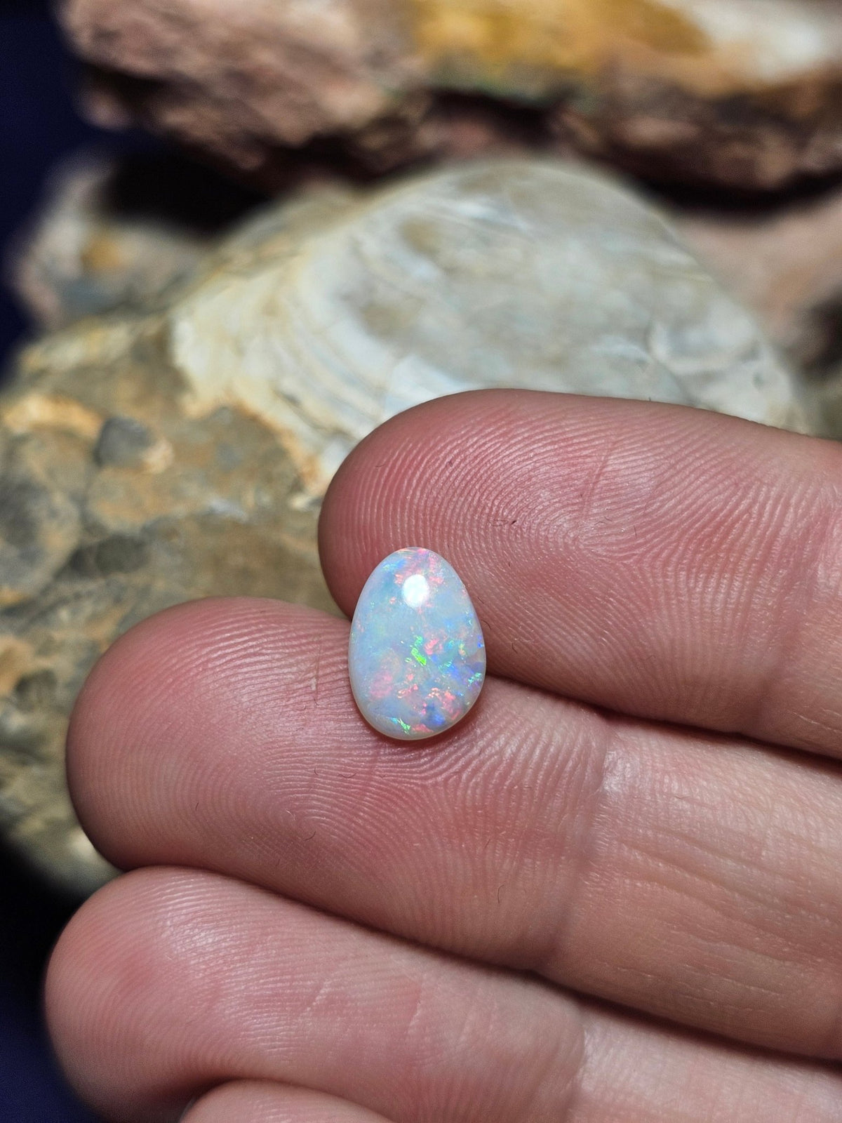 LO005 10 Mile 1.5ct Freeform - Luigi Opal