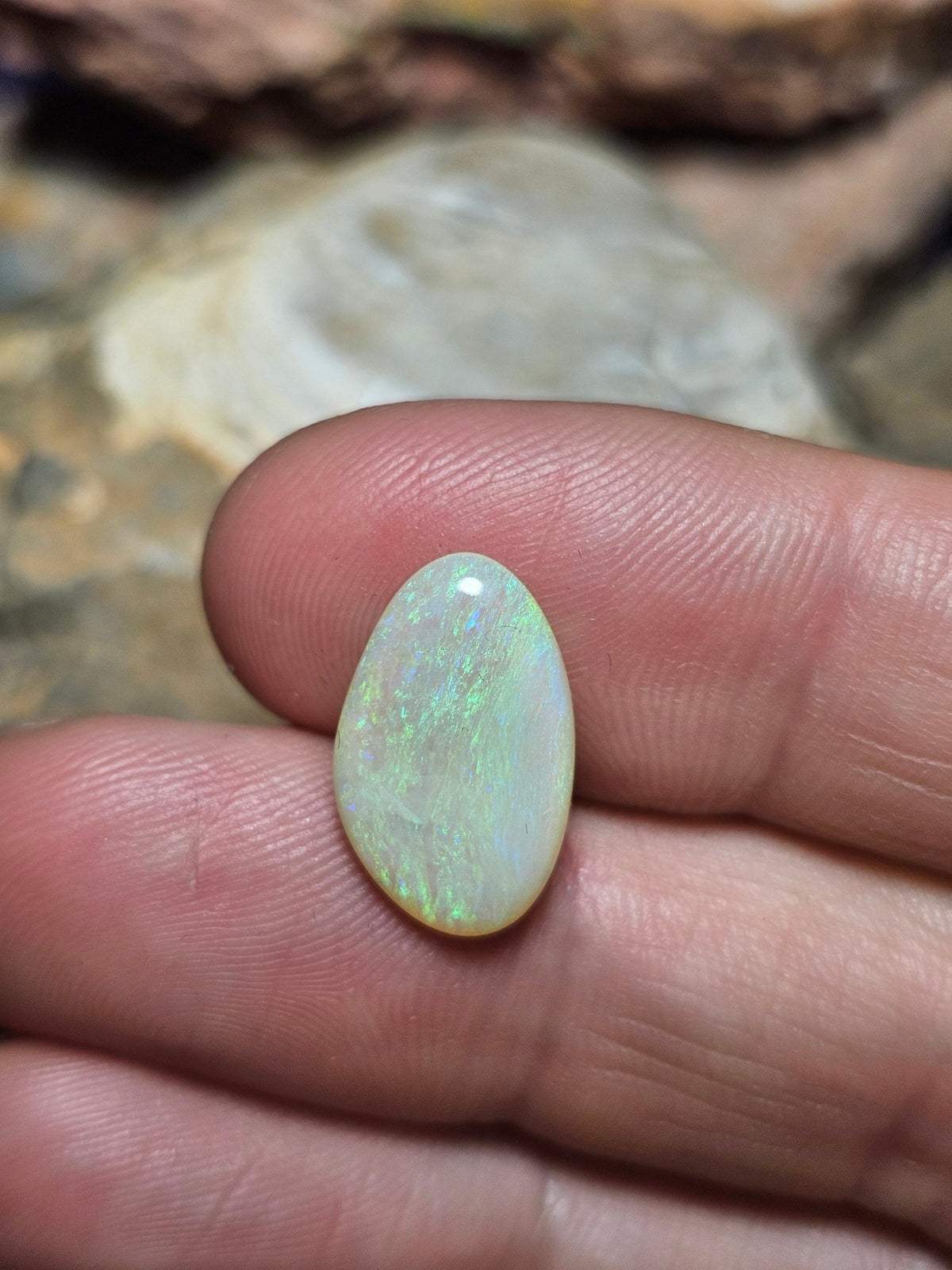 LO010 Mintabie 4.4ct Freeform - Luigi Opal
