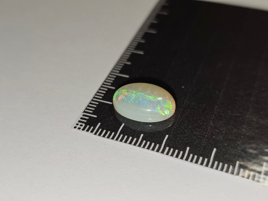 LO015 Opal Valley 4.6ct Oval - Luigi Opal