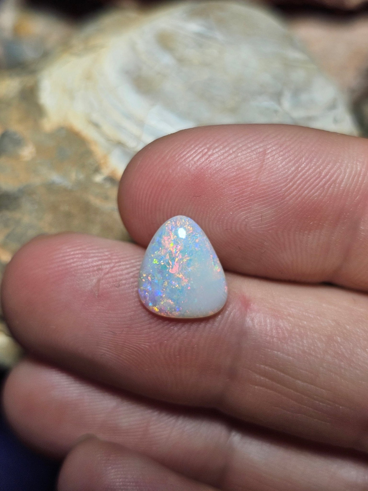 LO017 10 Mile 2.2ct Freeform - Luigi Opal