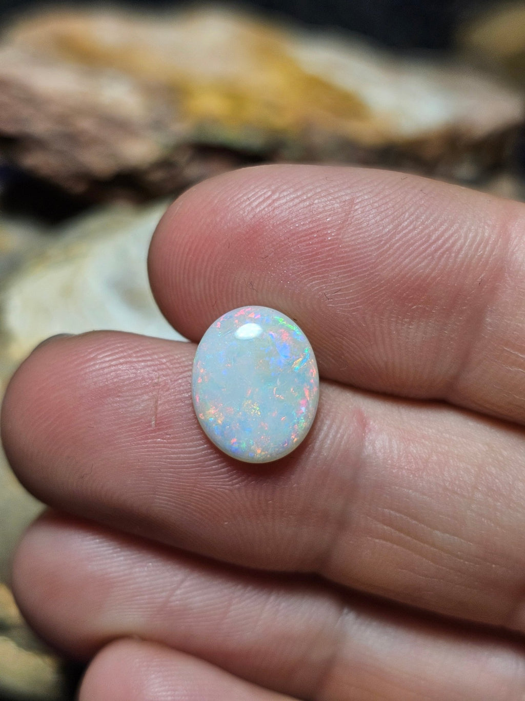 LO029 Opal Valley 3.2ct Oval - Luigi Opal