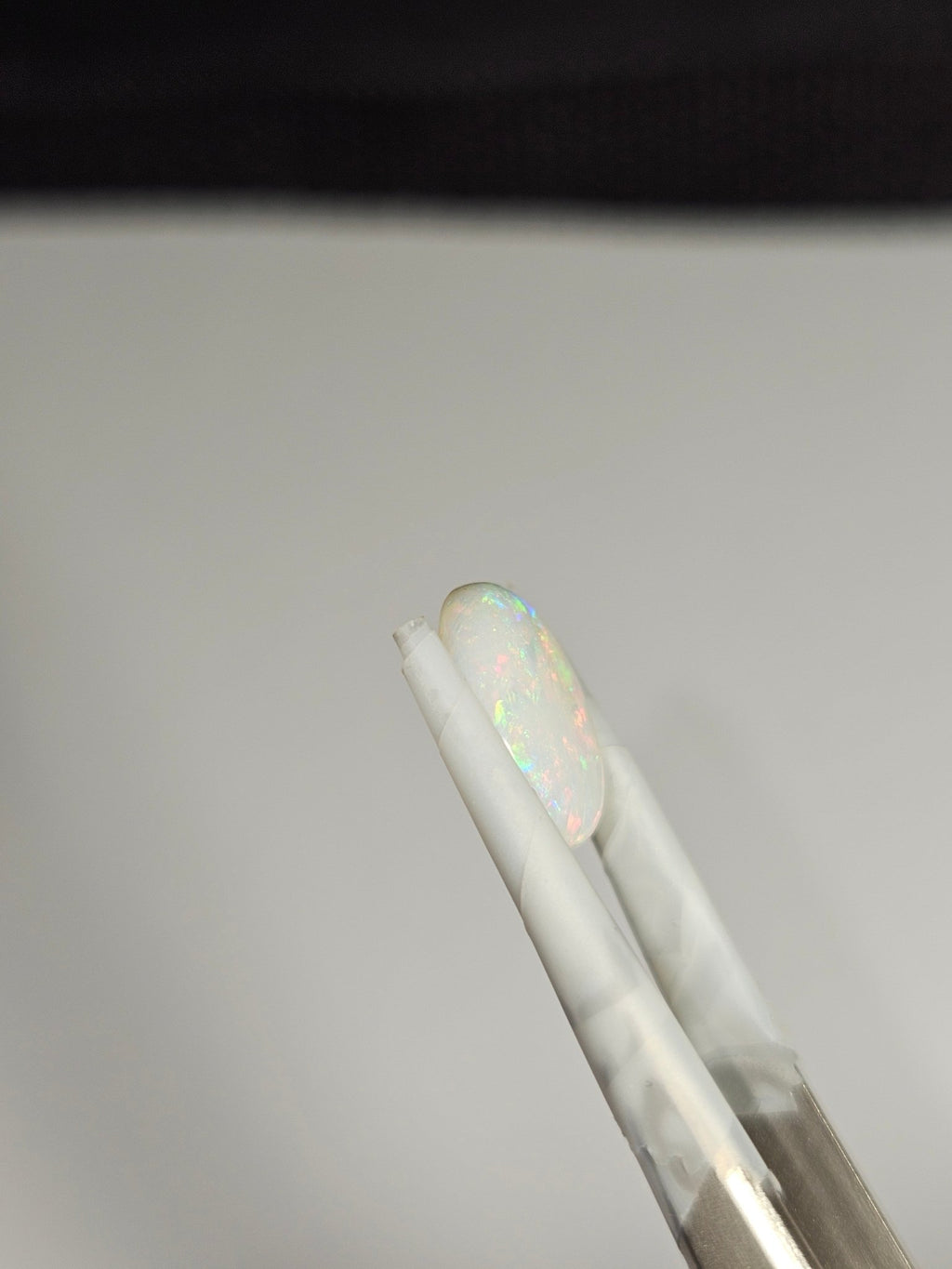 LO029 Opal Valley 3.2ct Oval - Luigi Opal