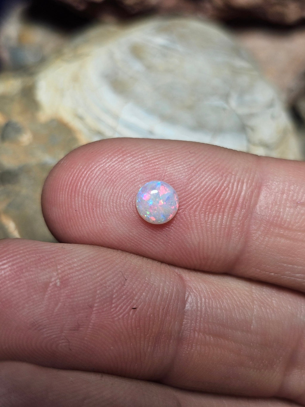 LO042 11 Mile Round .4ct - Luigi Opal