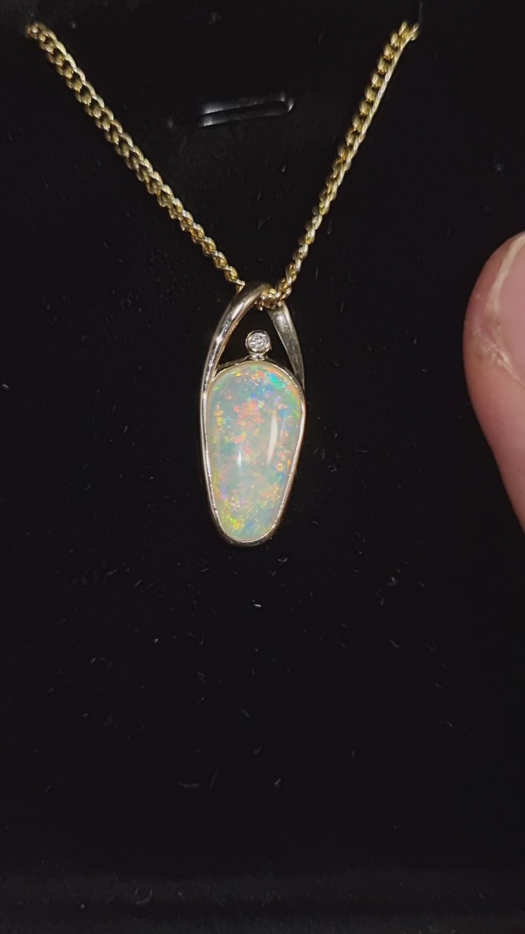 3ct Solid Opal in 9k Gold w/Zirconia