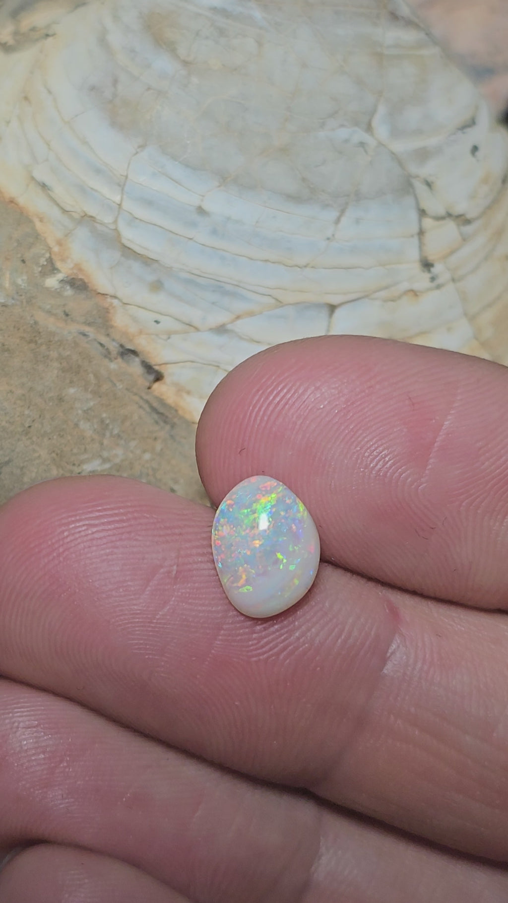 LO014 Opal Valley 1.6ct Freeform