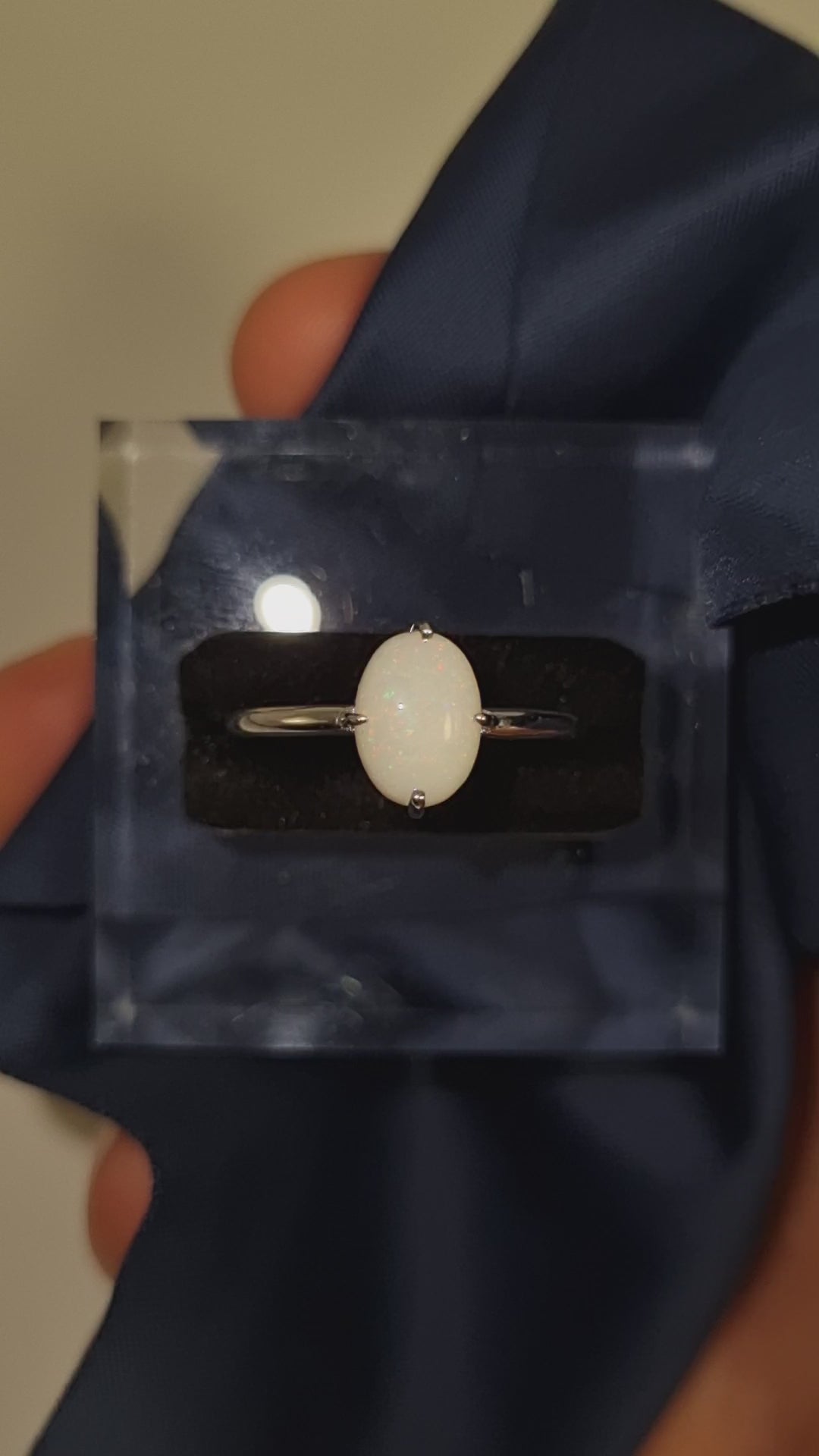 1.4ct White Opal