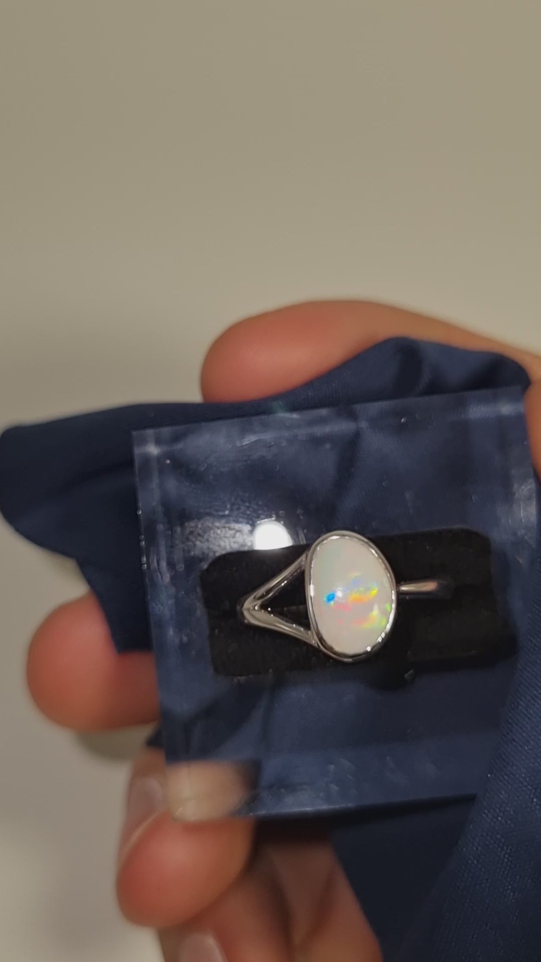 1.35ct White Opal