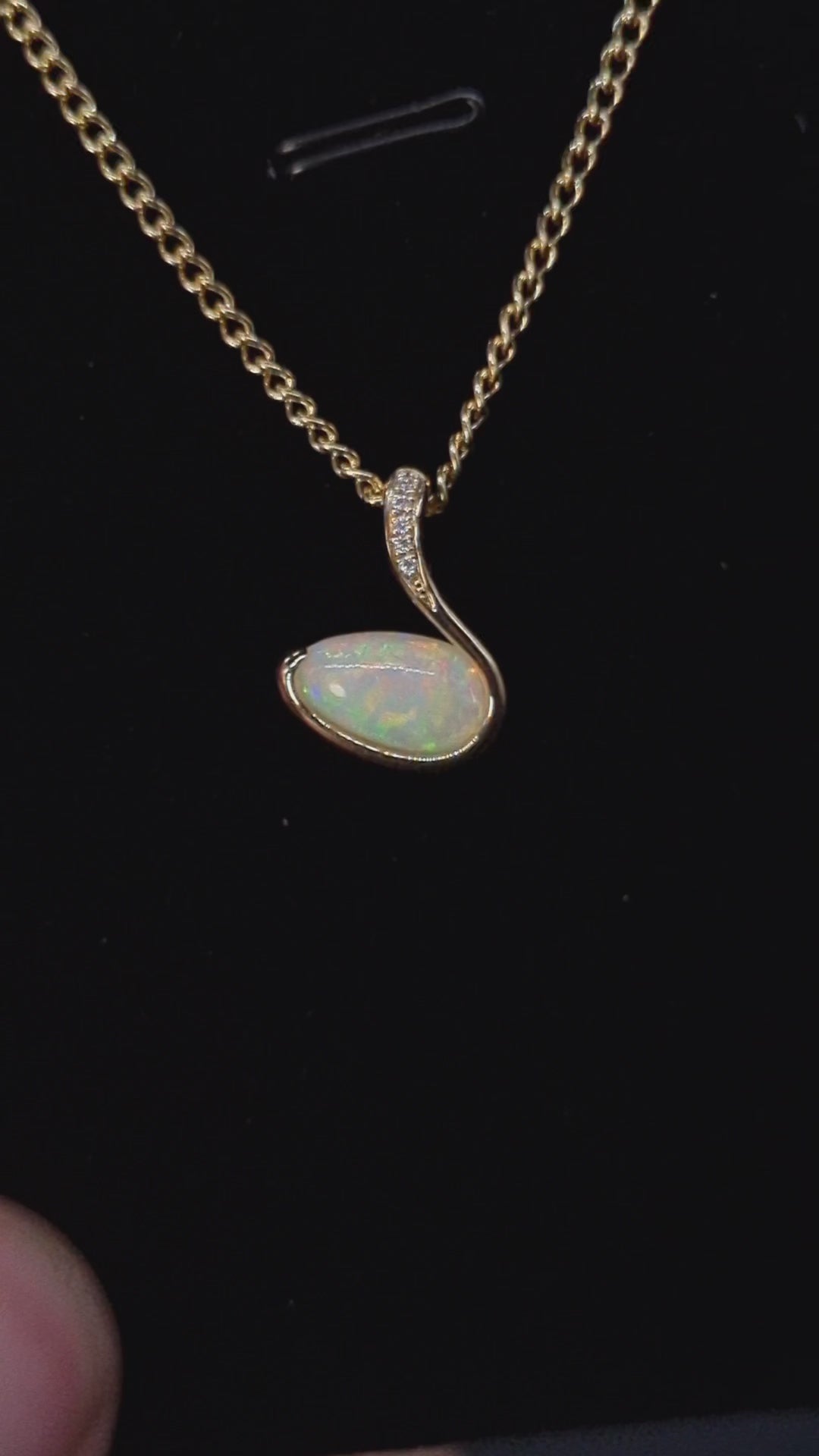 1.3ct Solid Opal in 9k Gold w/Zirconia