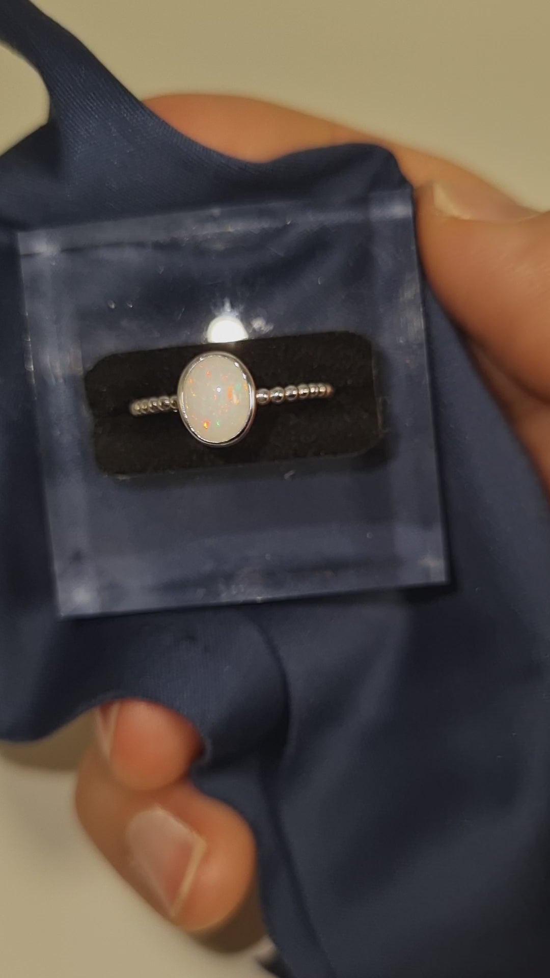 .5ct White Opal