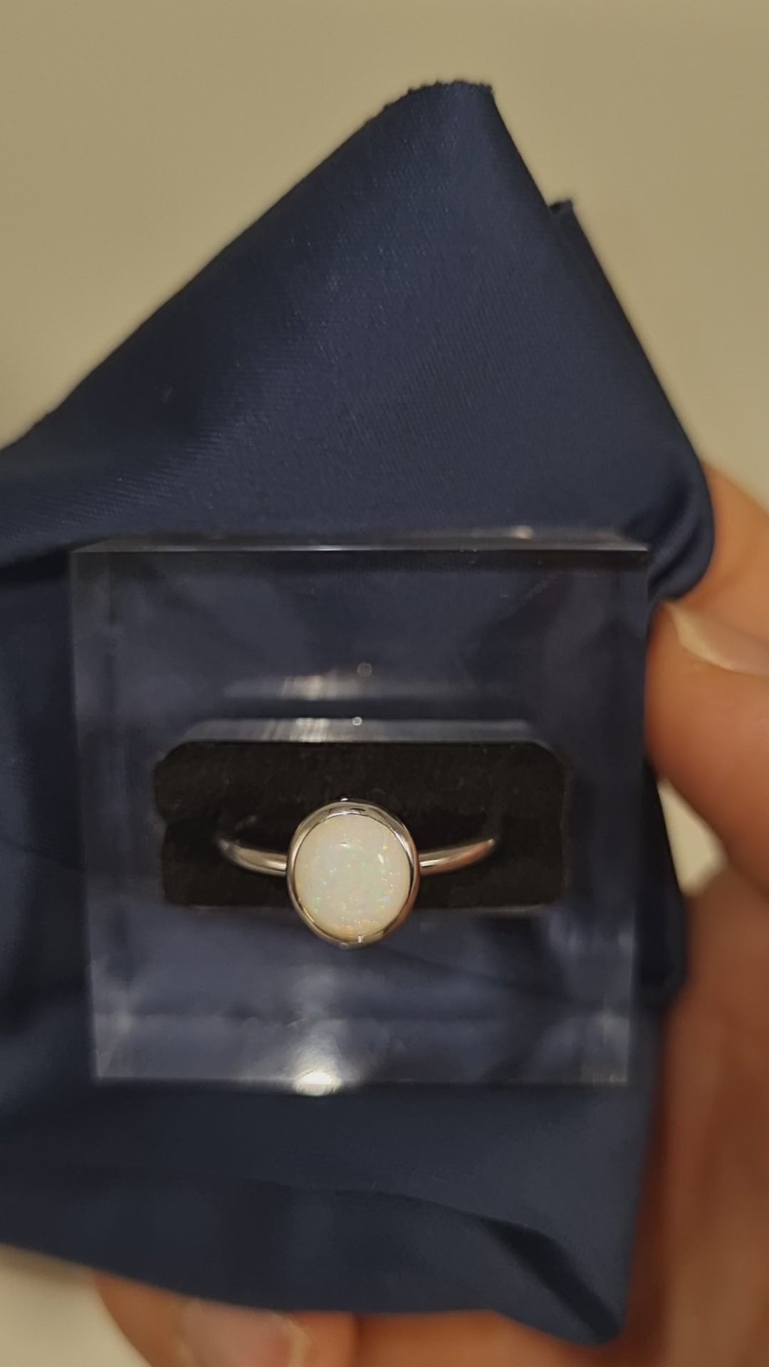 1.25ct White Opal