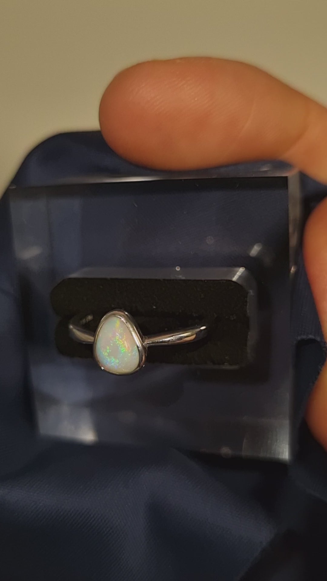 .7ct Solid Light Opal