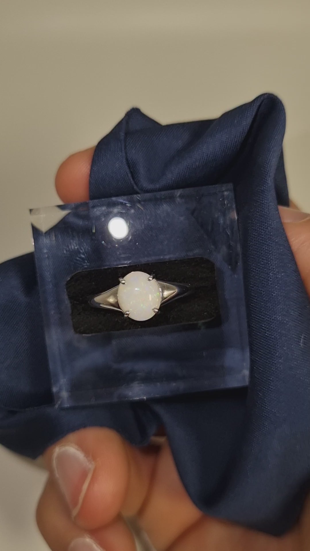 1.25ct White Opal