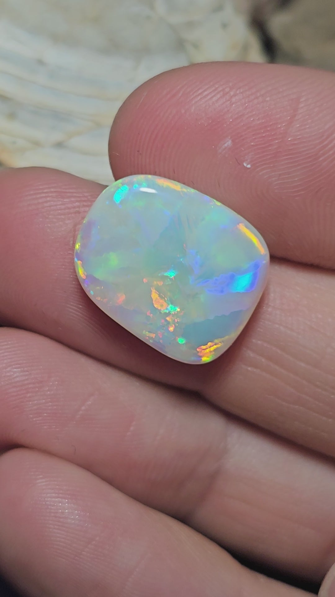 LO030 11 Mile 10ct Freeform Gem