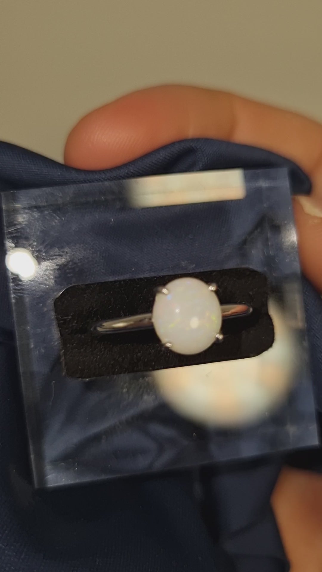 1.6ct White Opal