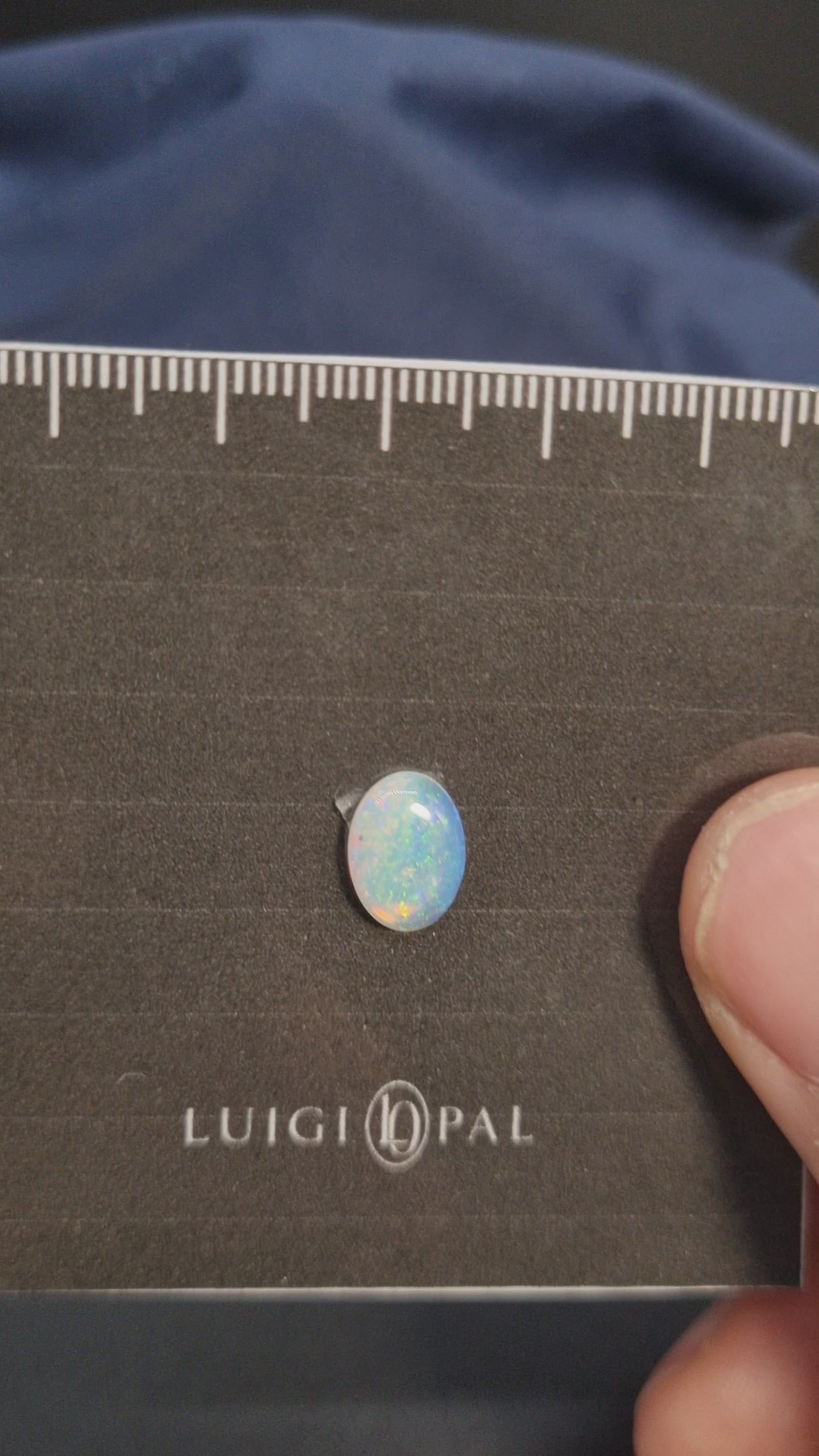 Crystal Opal 1ct / 10.2x7.6