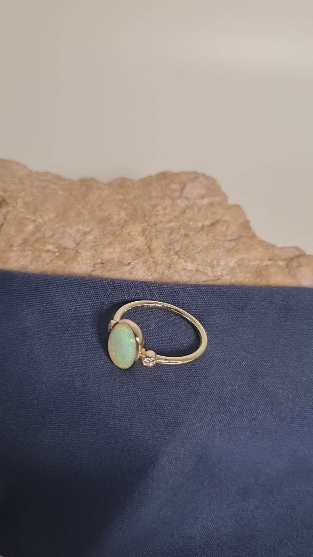 1.7ct Solid Opal in 9k Gold W/Zirconia