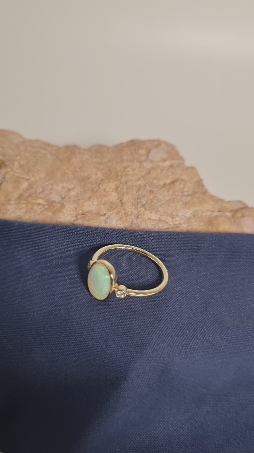 1.7ct Solid Opal in 9k Gold W/Zirconia