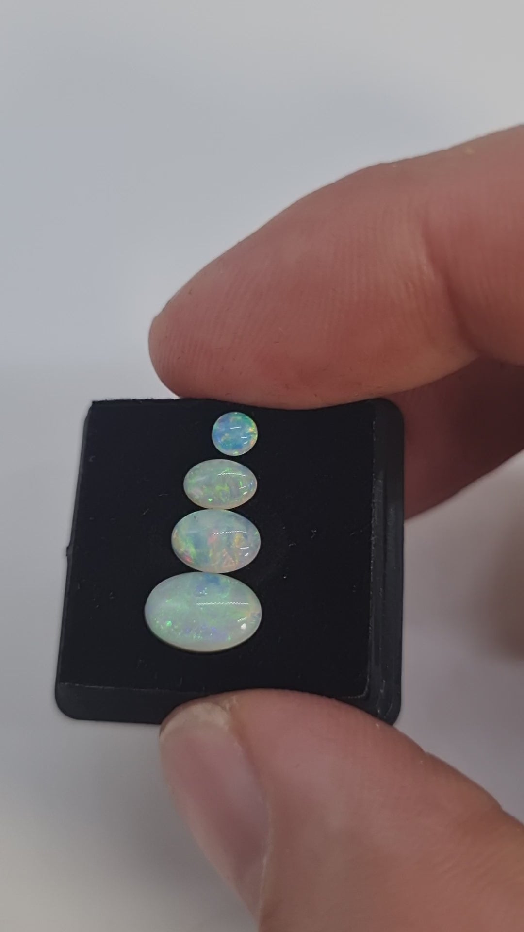 1.5ct/4 piece mixed parcel.