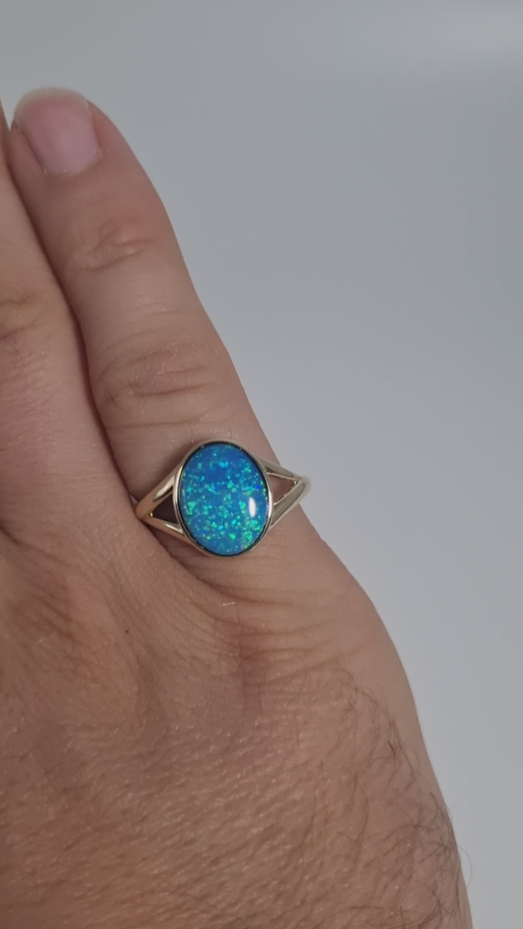 9k Gold Ring with 3.6ct Doublet Opal