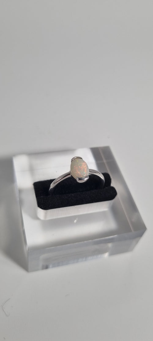 .8ct Solid White Opal