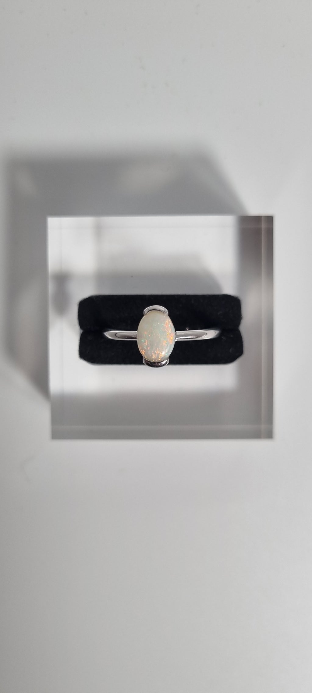 .8ct Solid White Opal