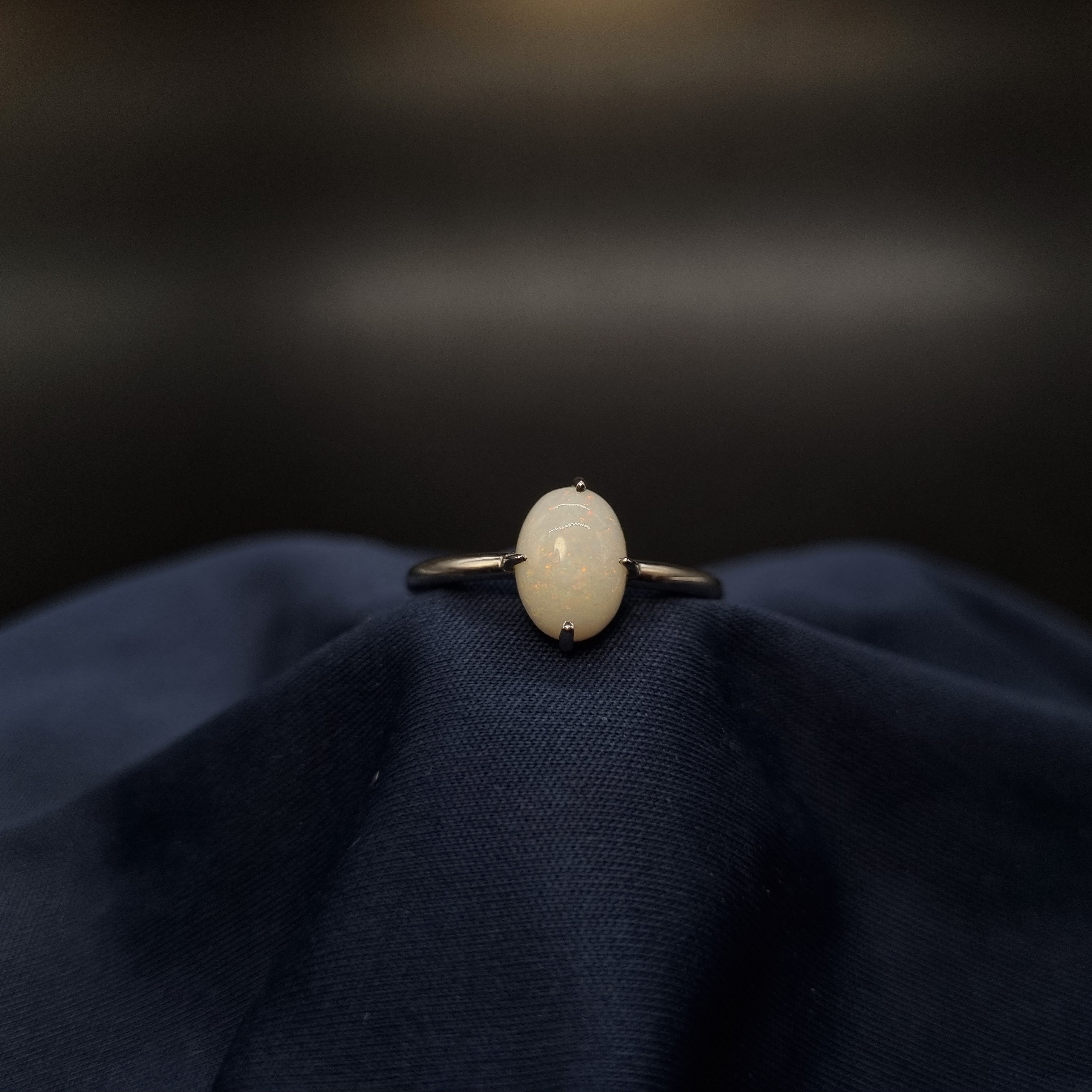 1.4ct White Opal