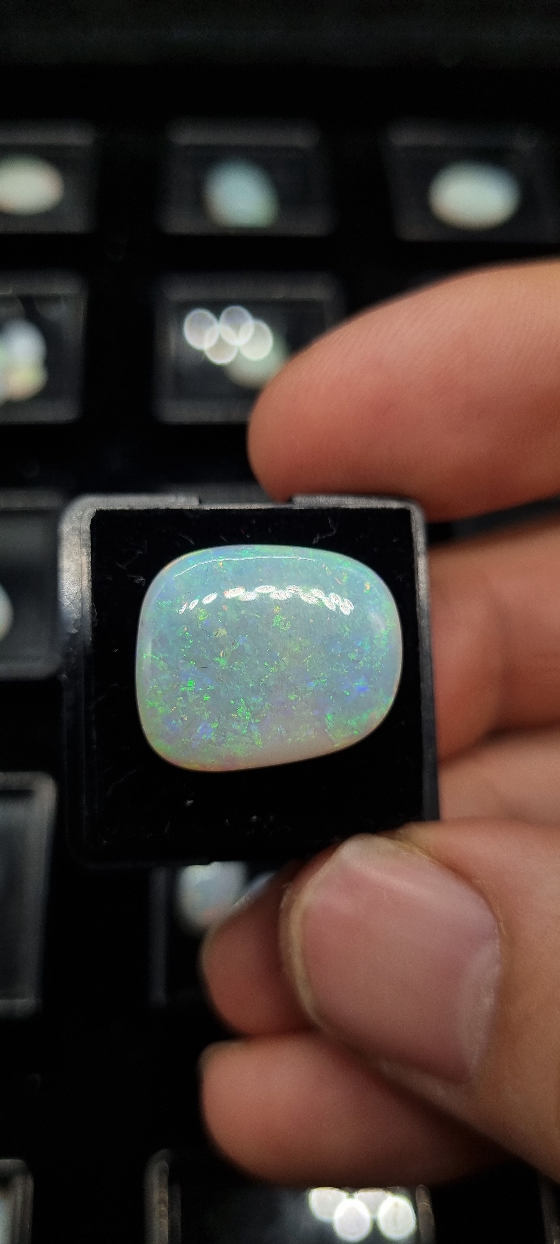 10ct Light/Semi Crystal Opal