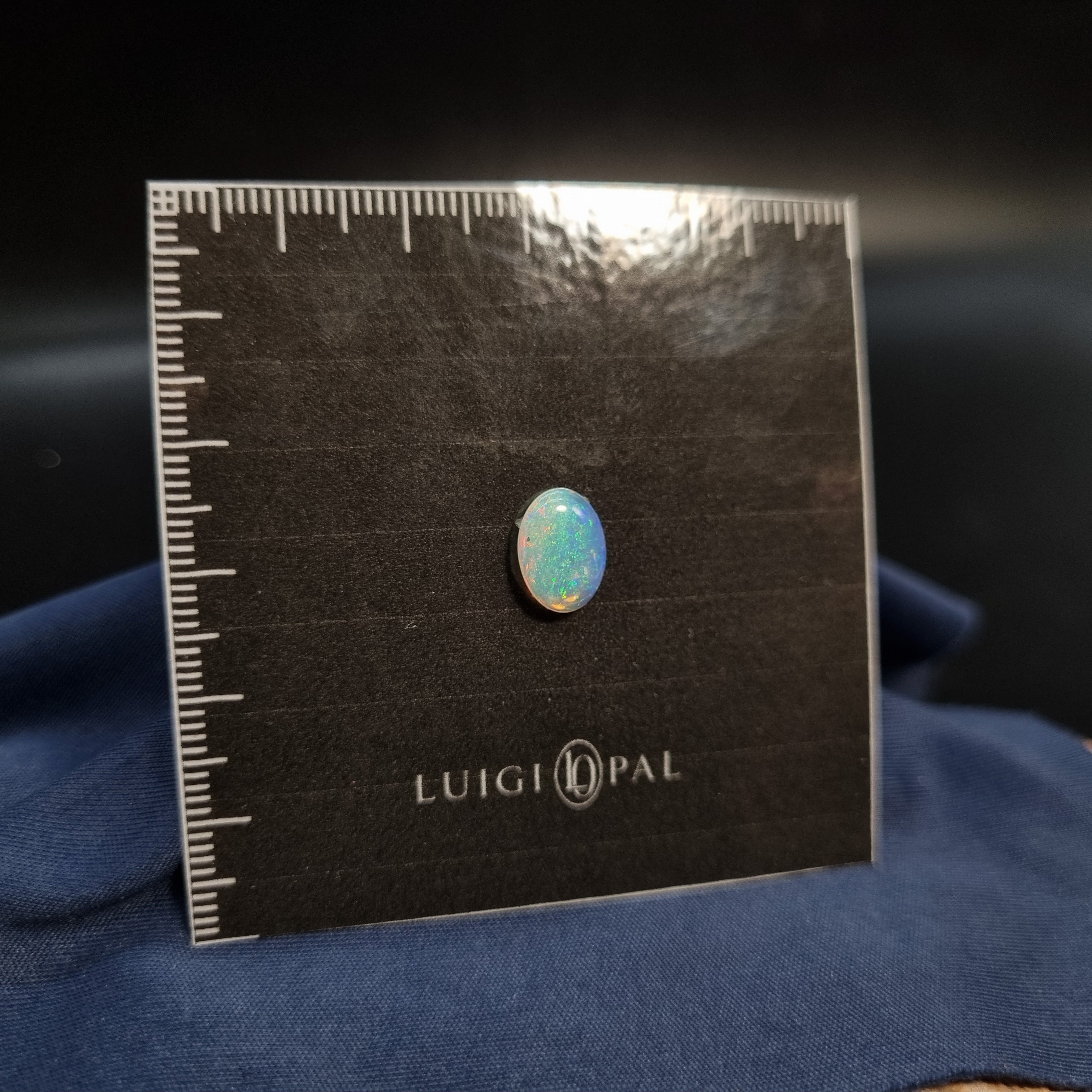 Crystal Opal 1ct / 10.2x7.6