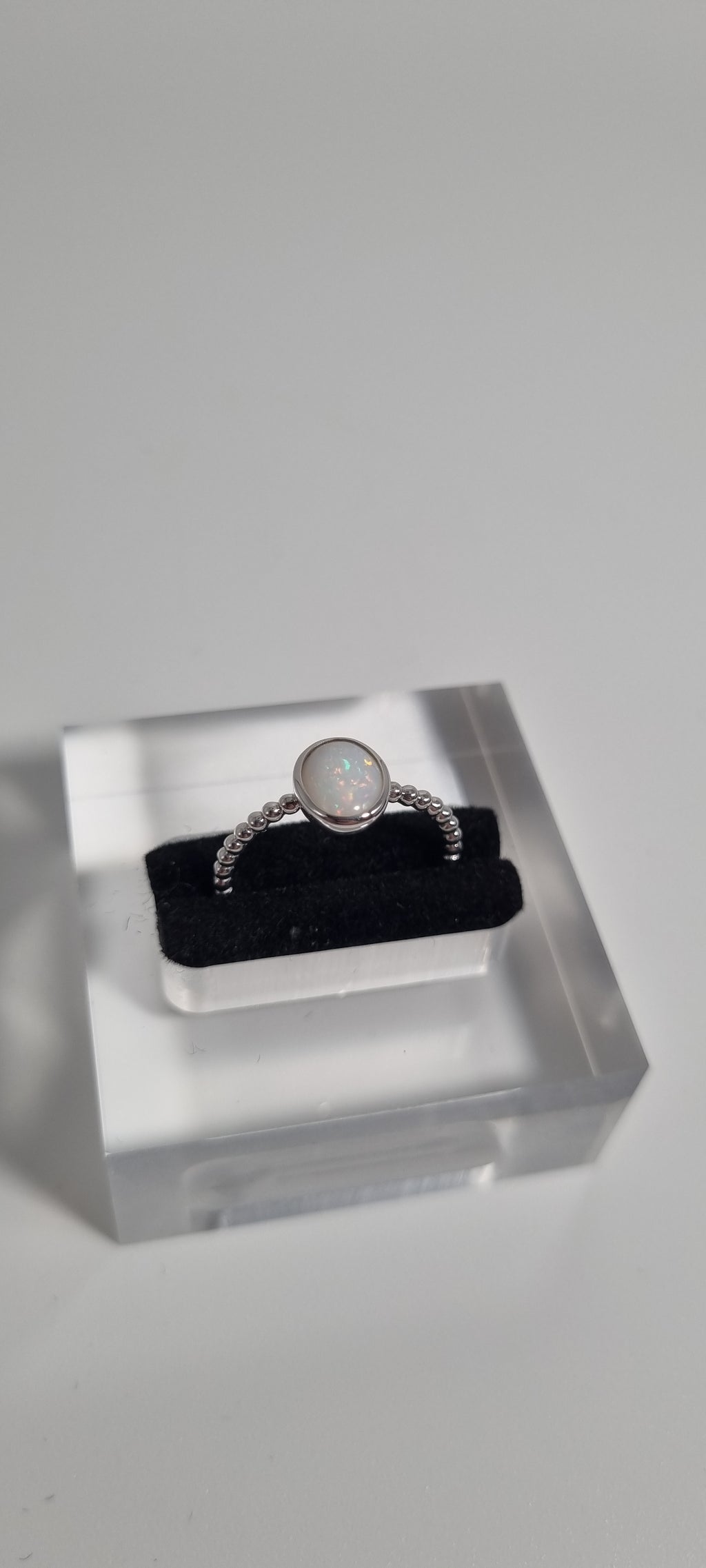 .5ct White Opal