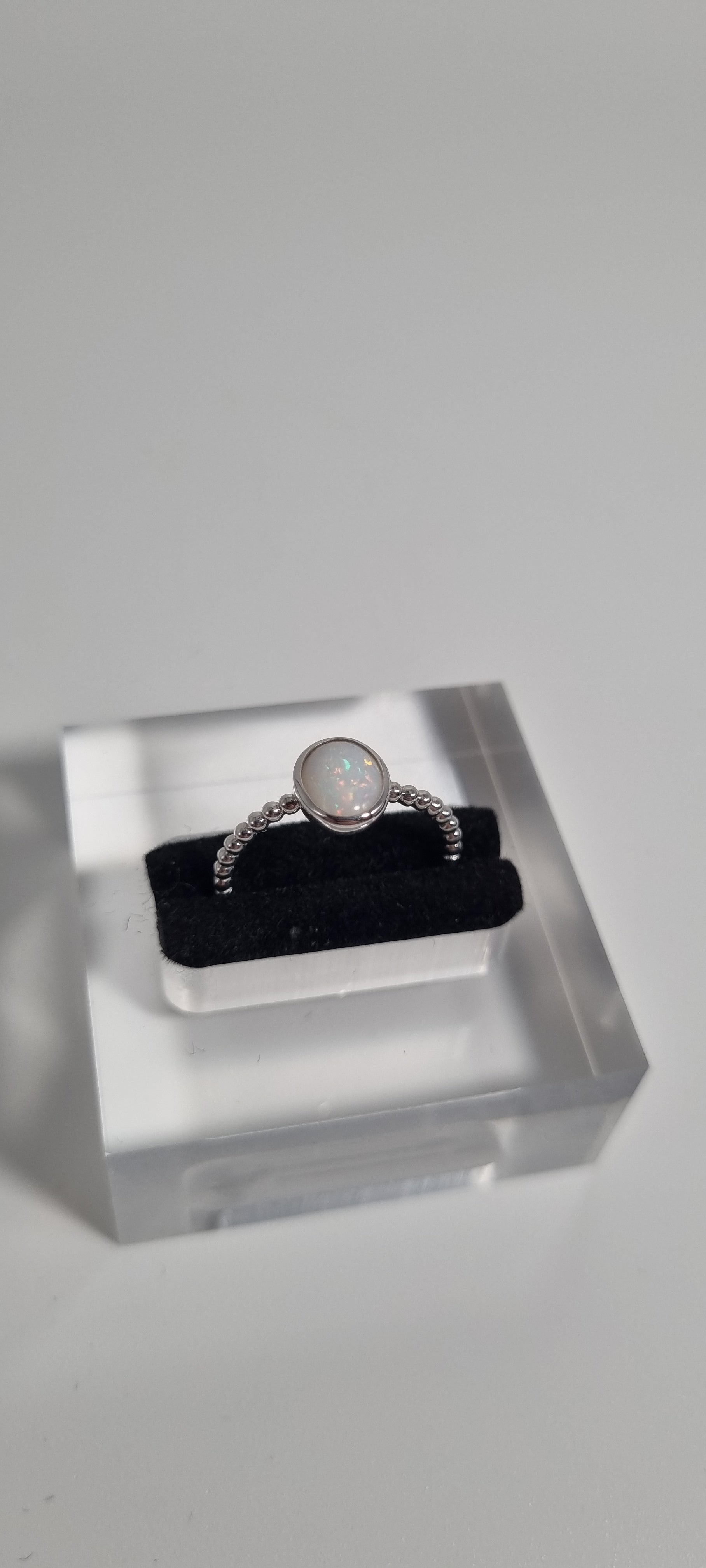 .5ct White Opal