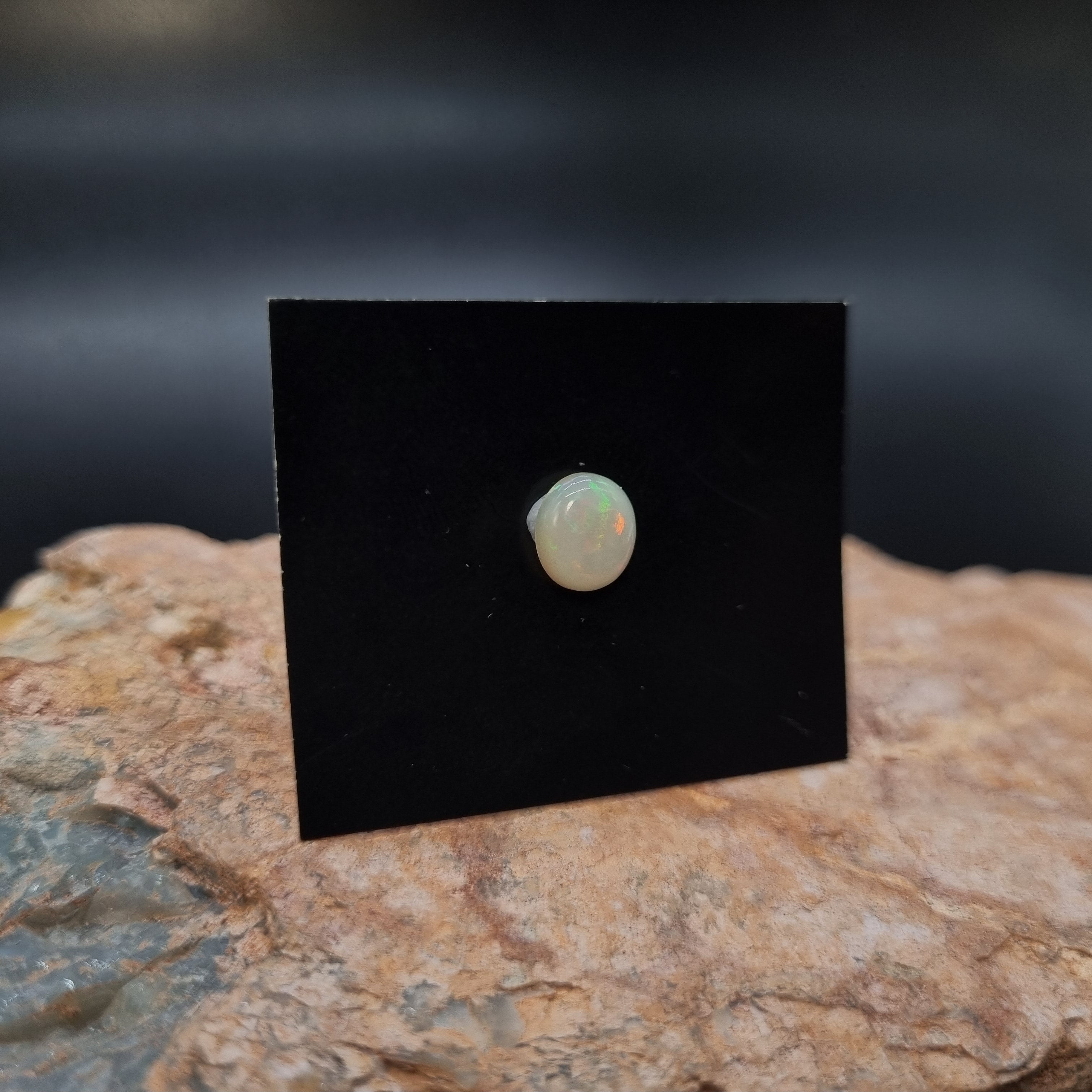 White/Jelly ring stone 1.4ct