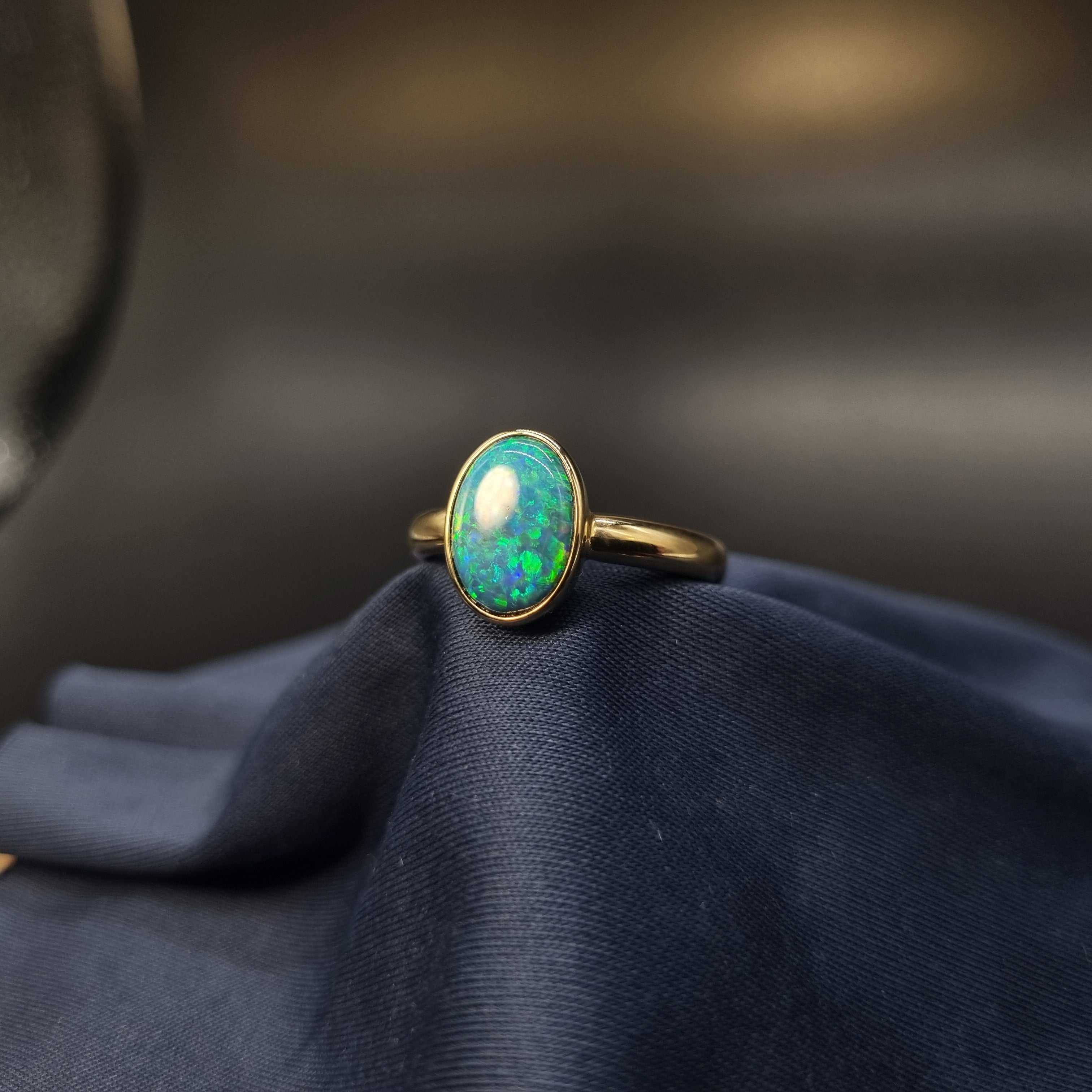 2.1ct Doublet Opal in 9k Gold