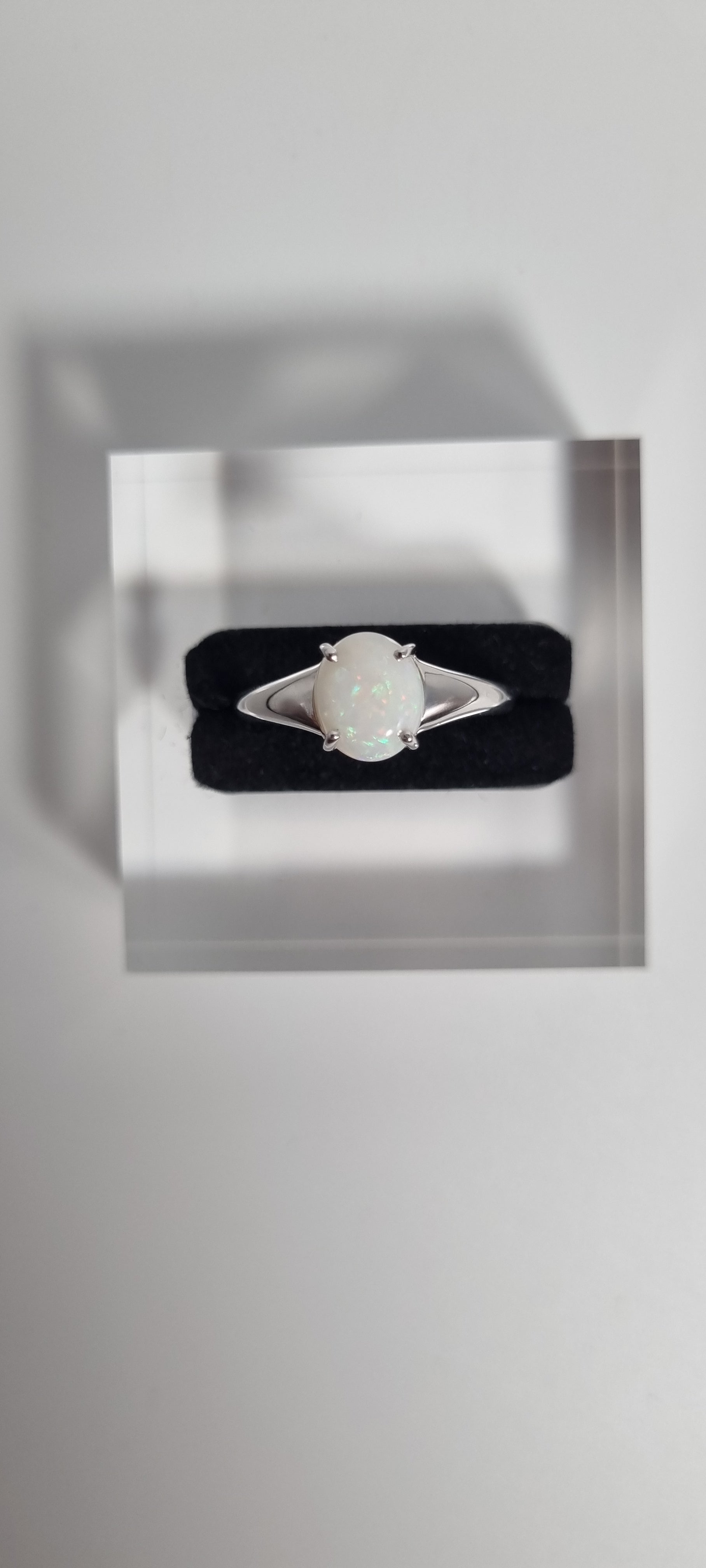 1.25ct White Opal