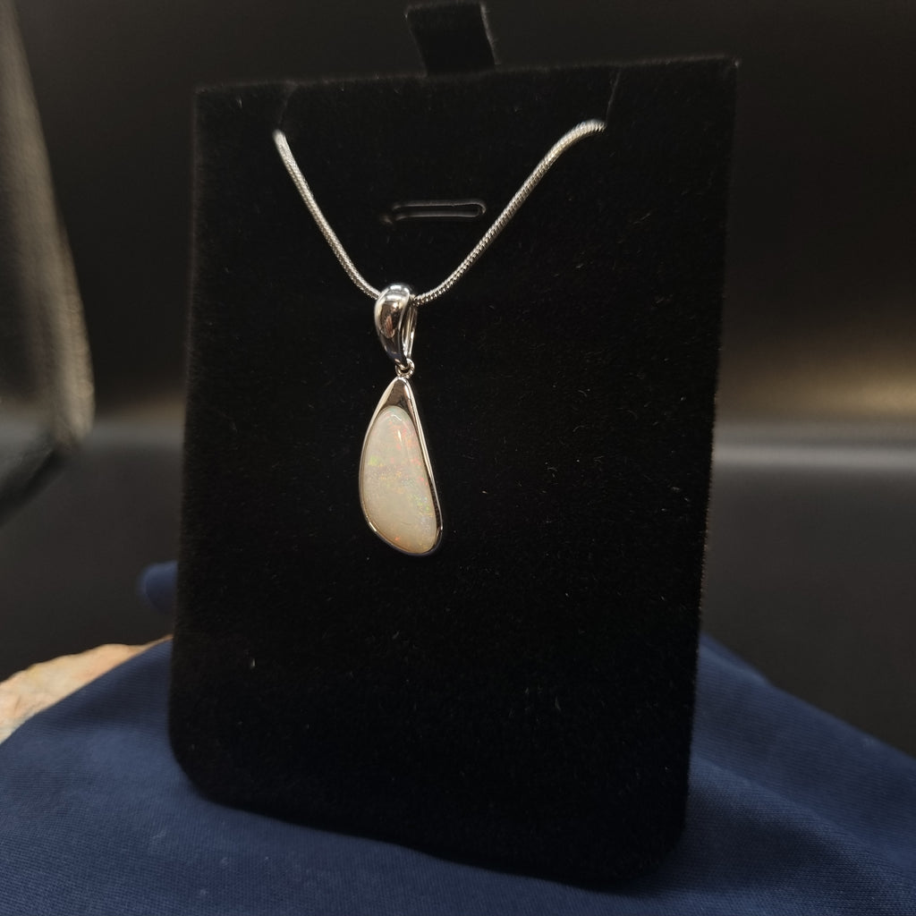 2.55ct White Opal in Sterling Silver