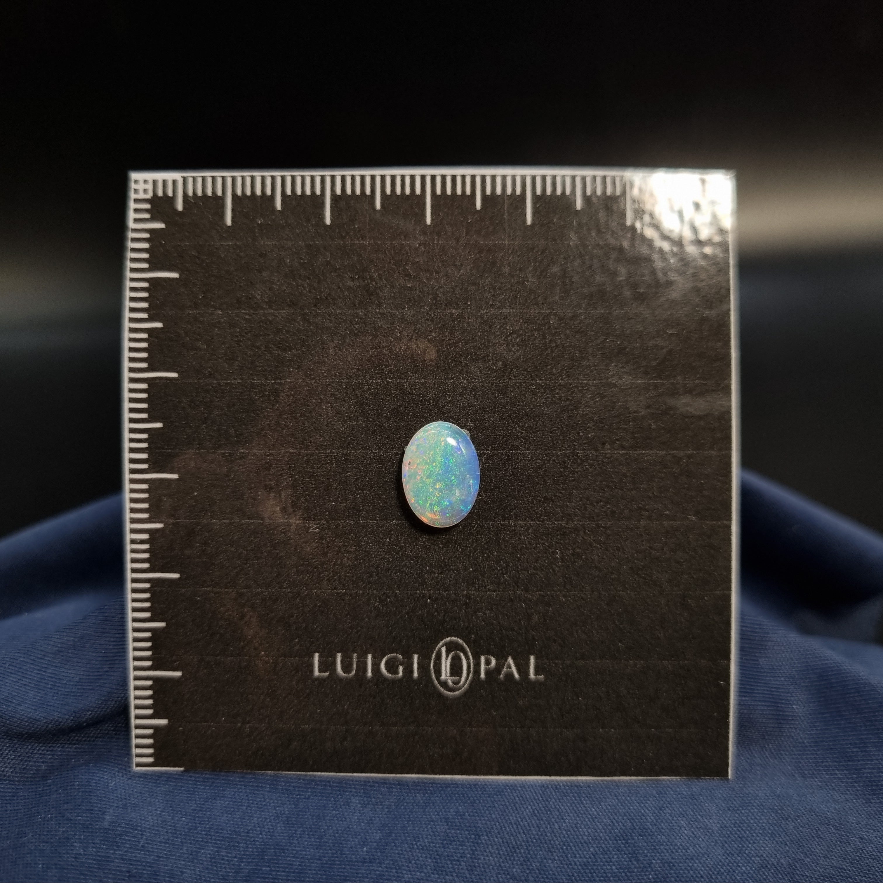 Crystal Opal 1ct / 10.2x7.6