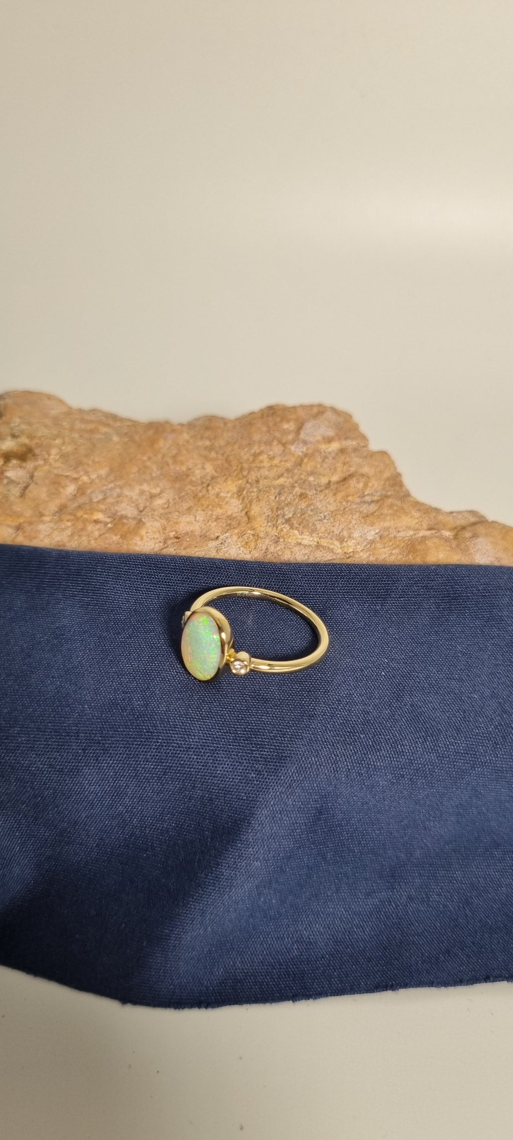 1.7ct Solid Opal in 9k Gold W/Zirconia