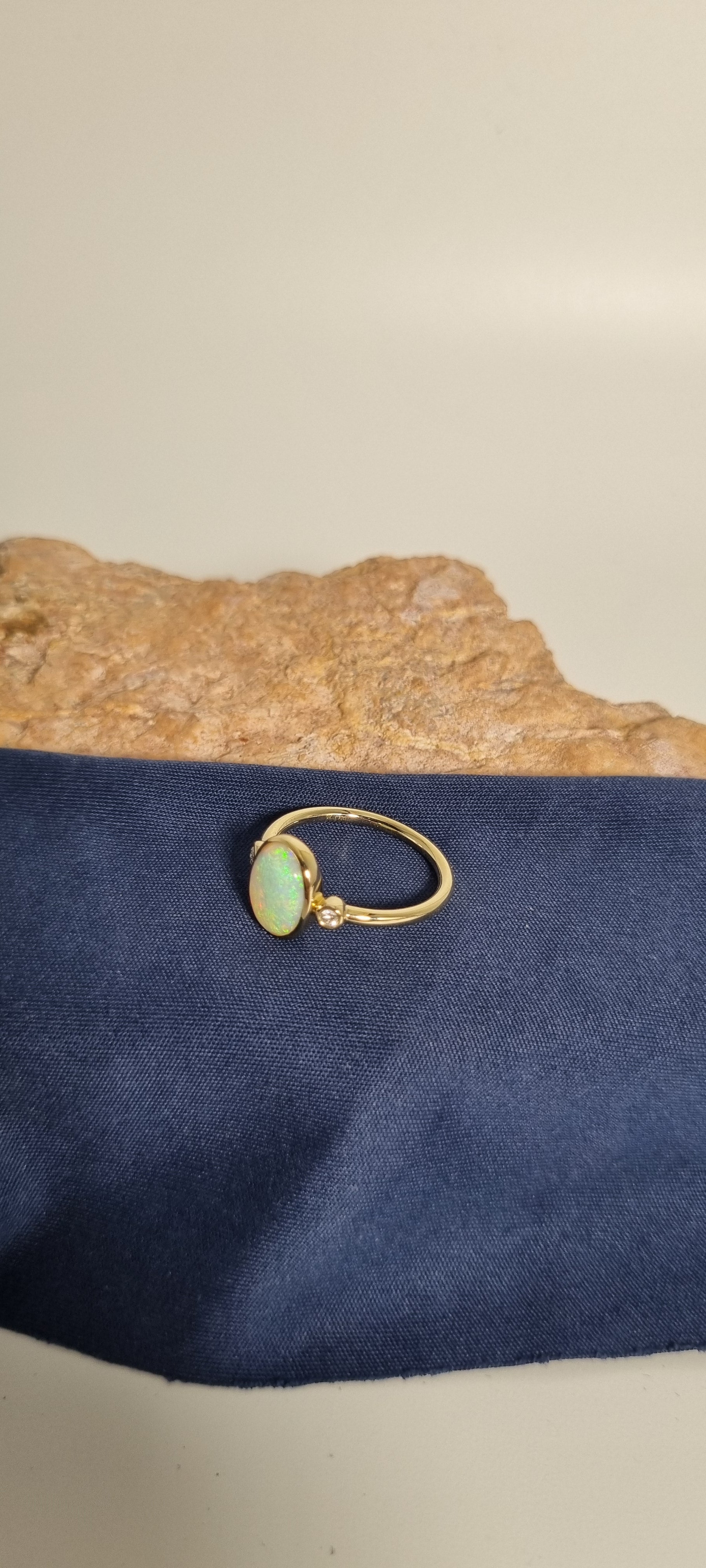 1.7ct Solid Opal in 9k Gold W/Zirconia