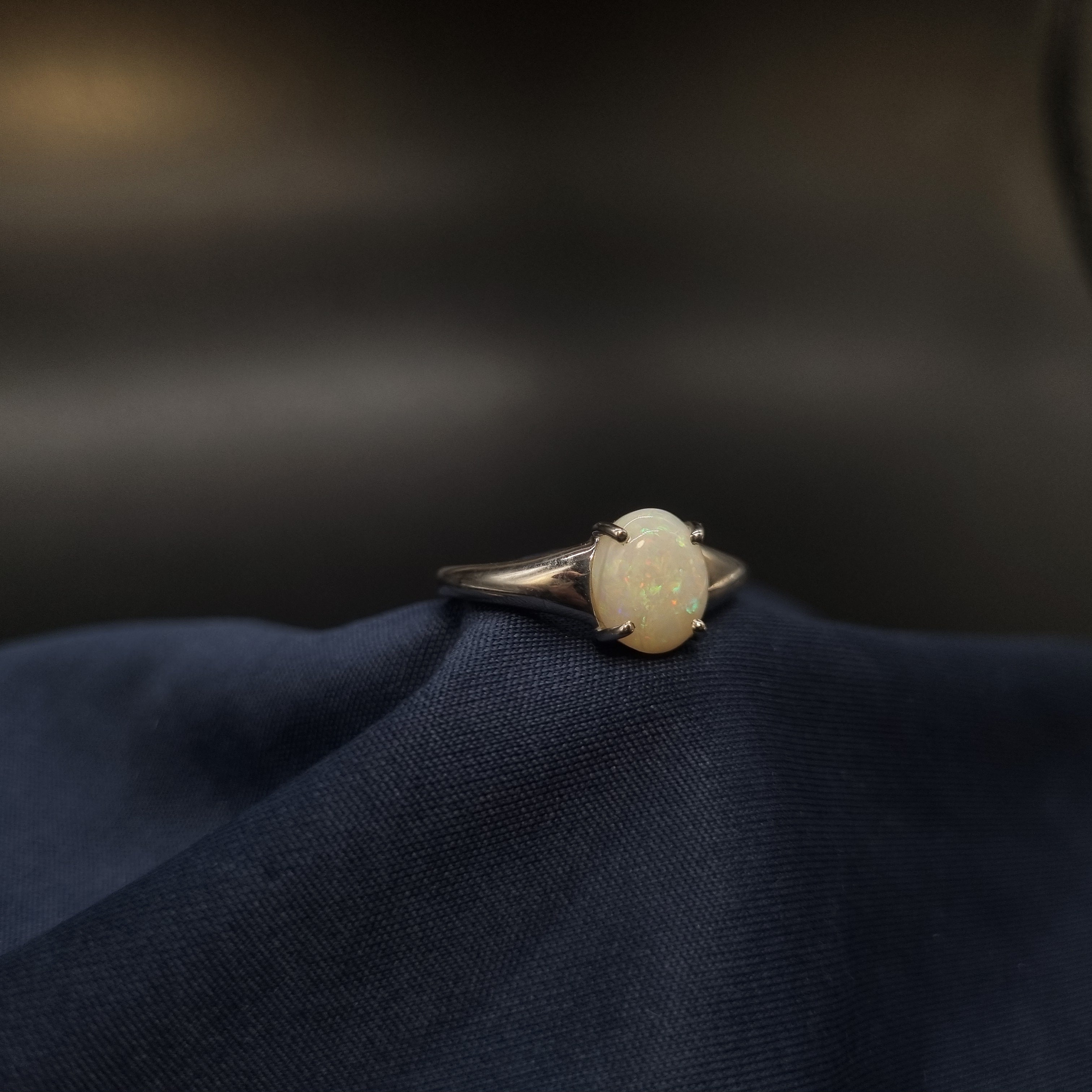 1.25ct White Opal