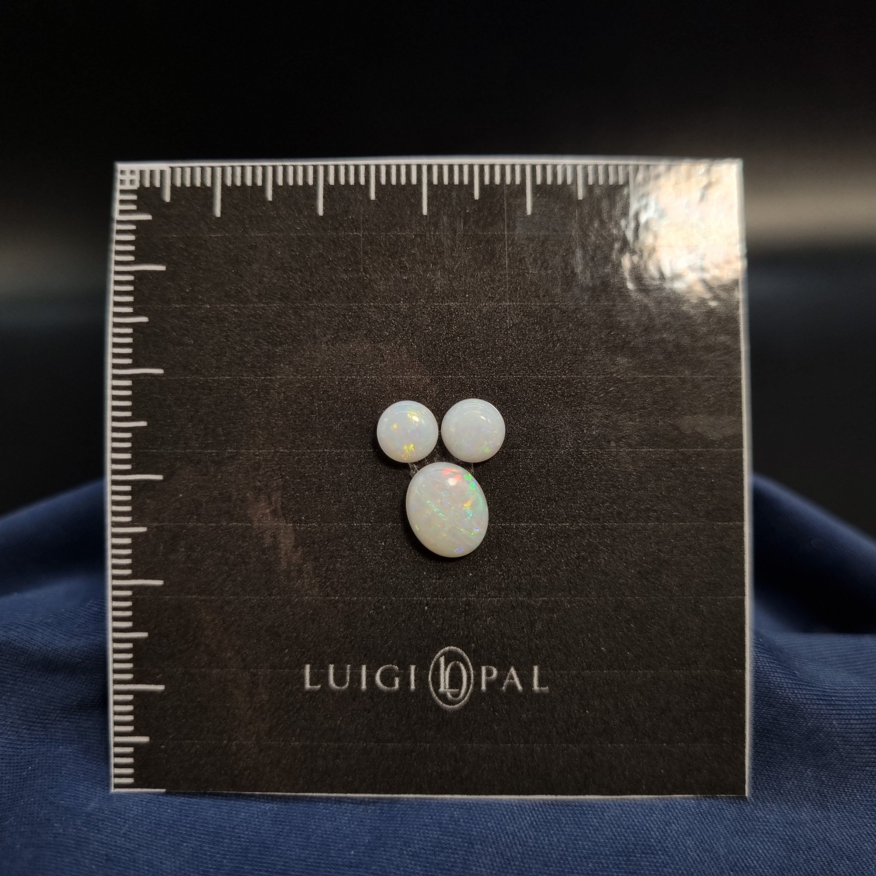 White Opal Set 2.1ct / 5x5 & 9x7mm