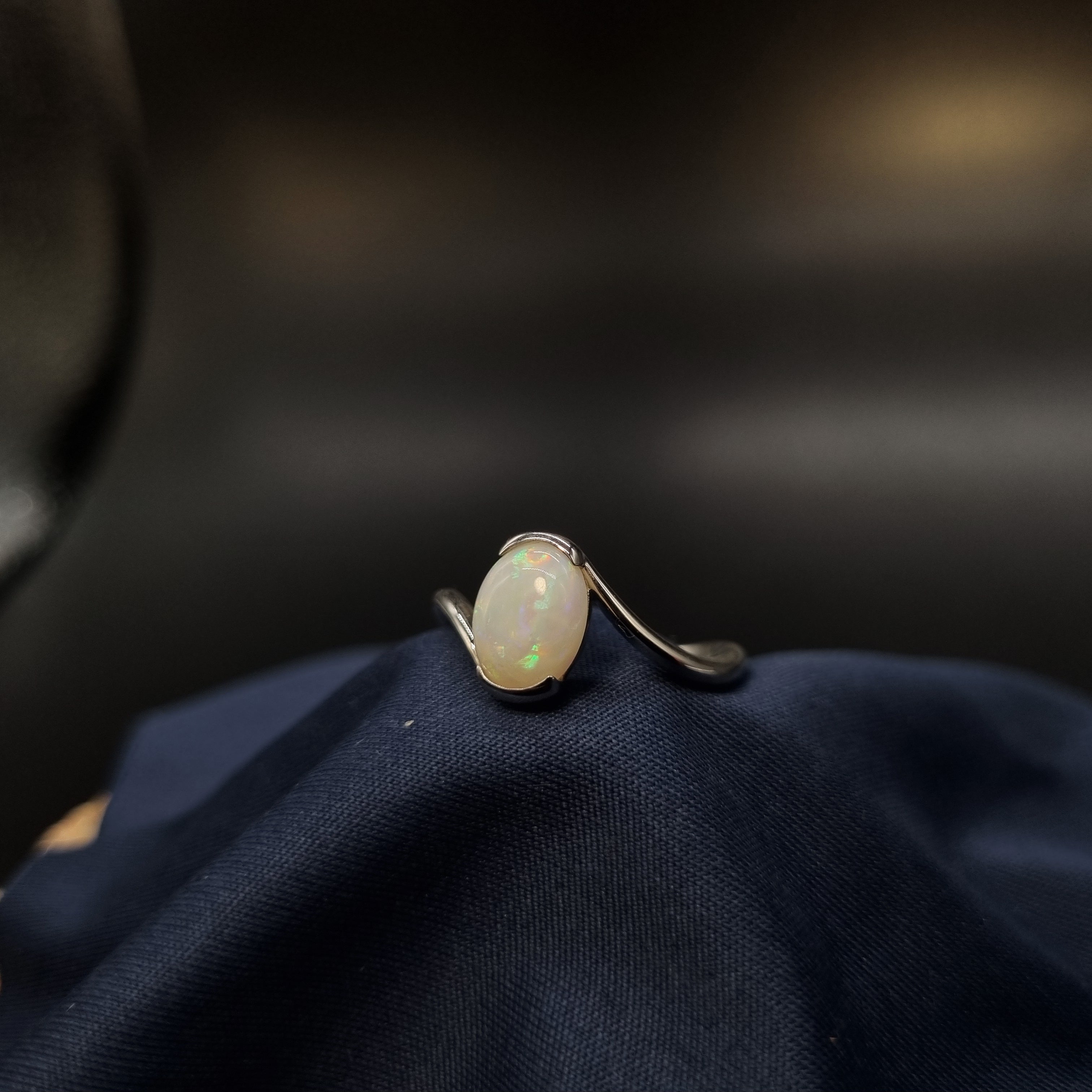 1.4ct White Opal