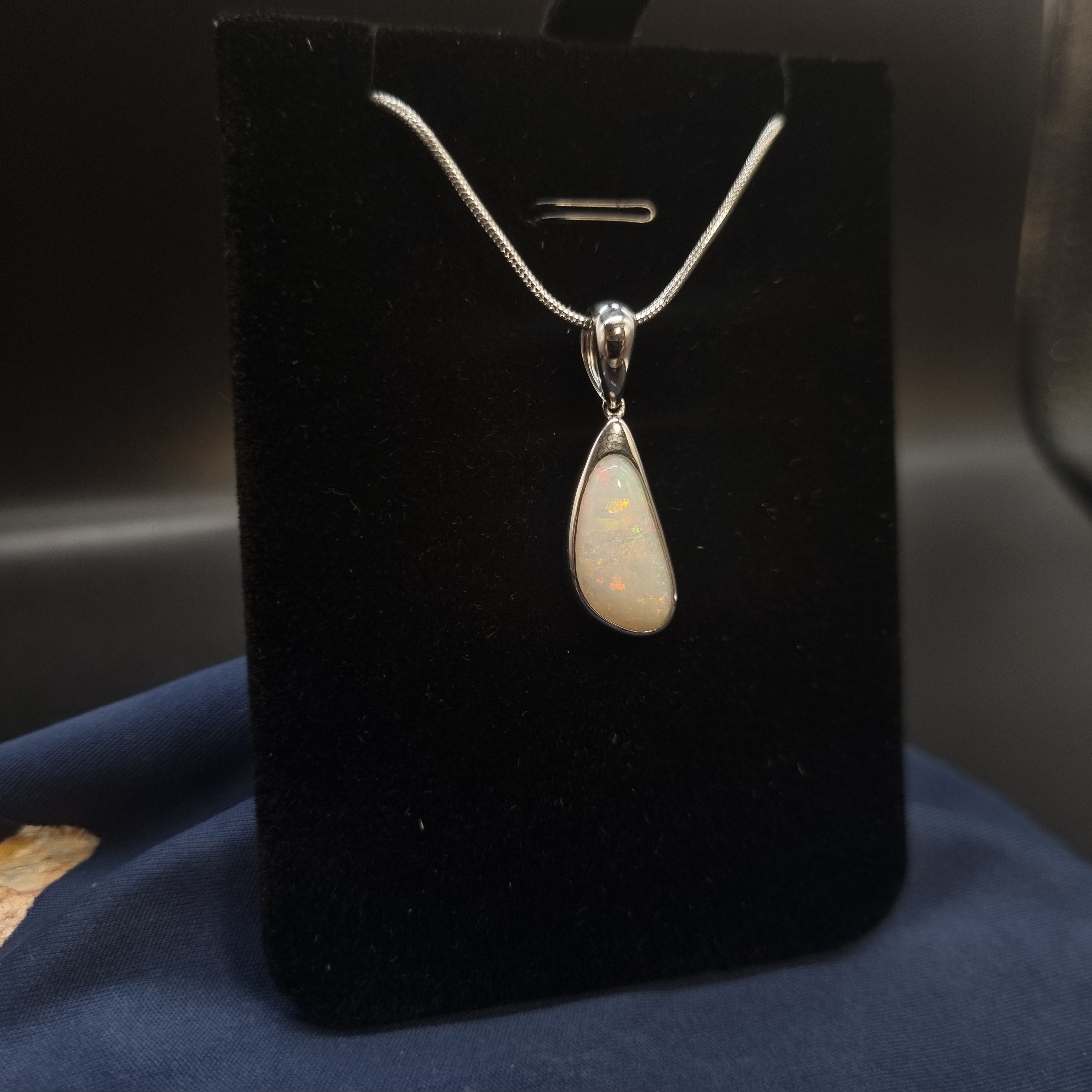 2.55ct White Opal in Sterling Silver