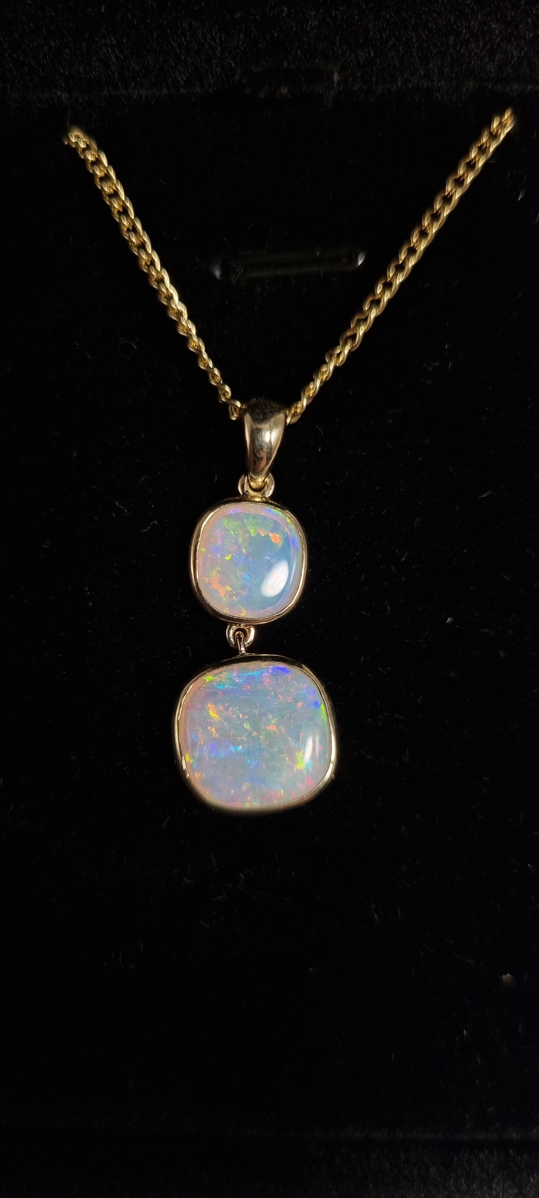 3.5ct Double solid Crystal Opal in 9k Gold