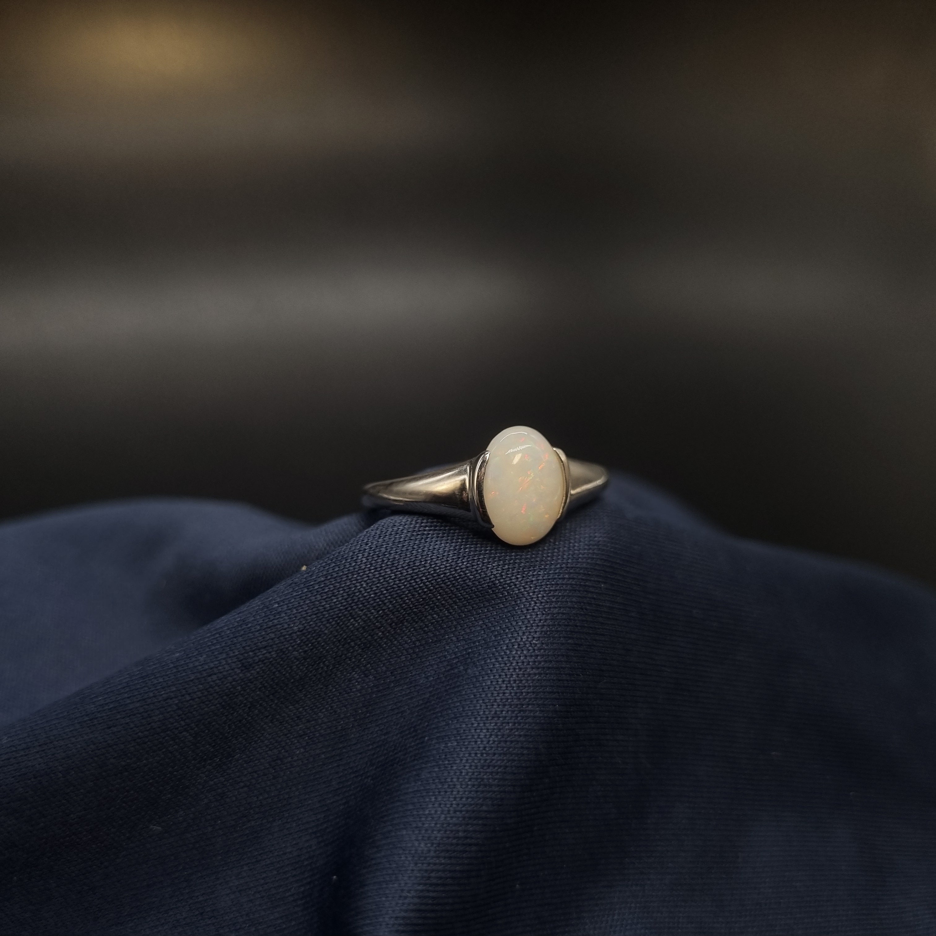 1.25ct White Opal