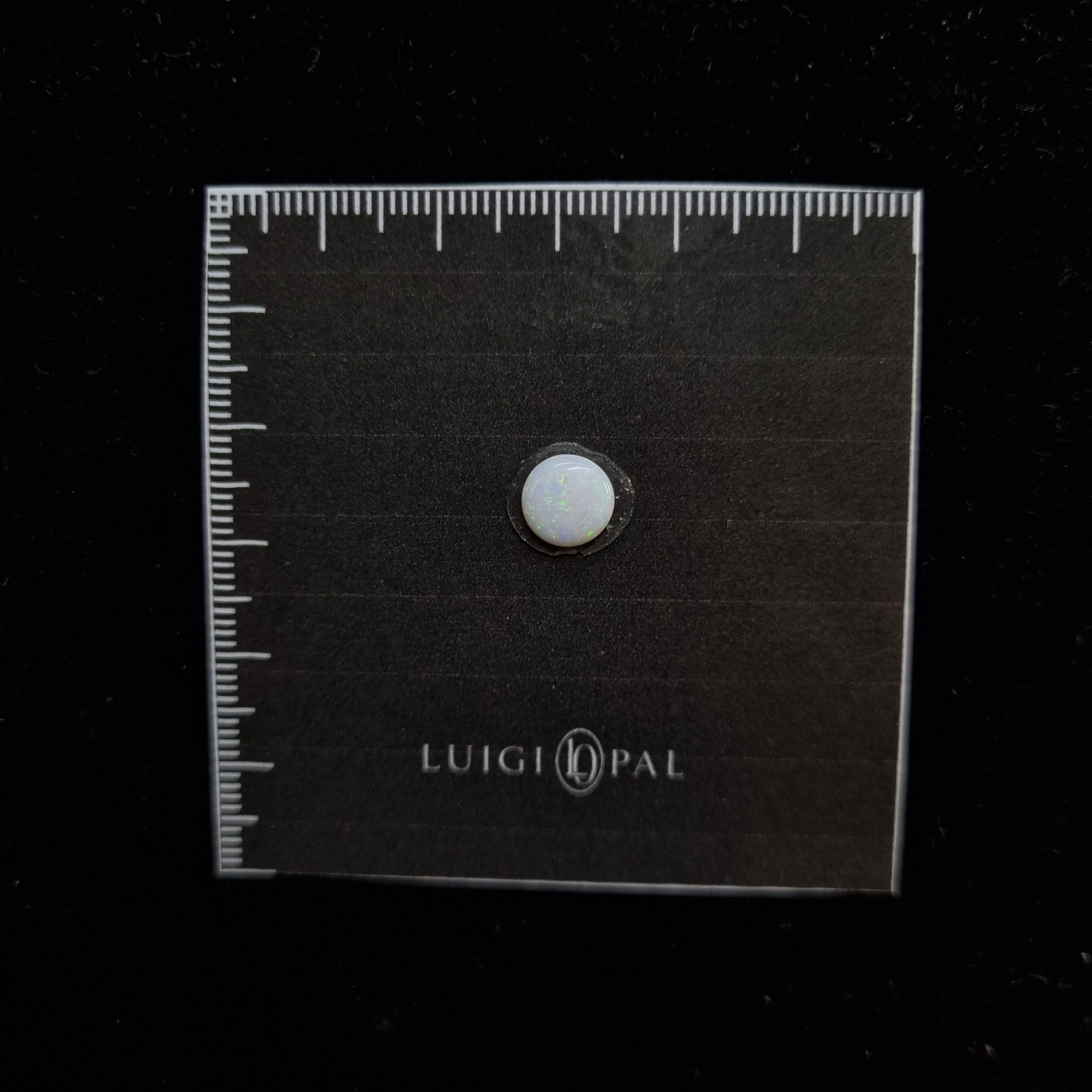White Opal round .8ct / 8x8