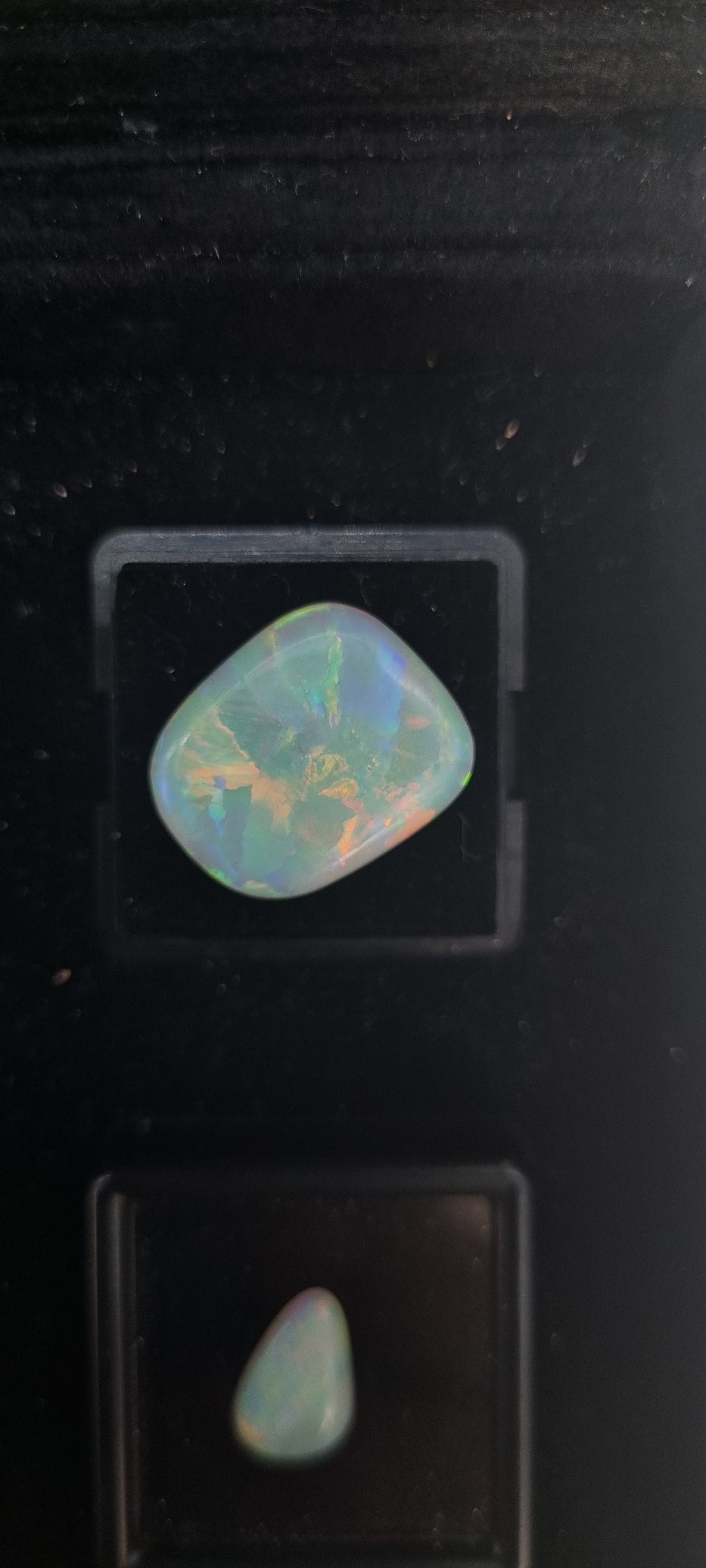 10ct Light/Semi Crystal Opal