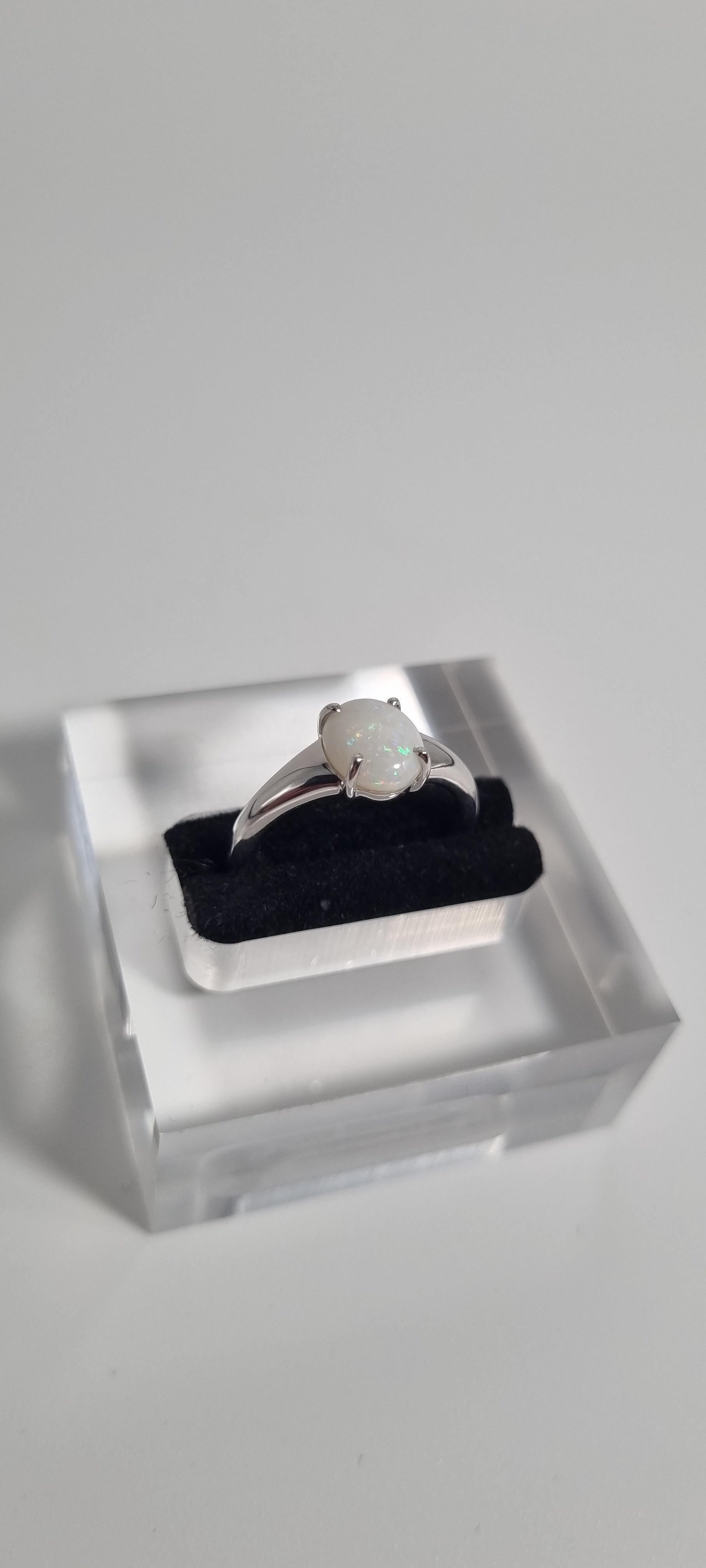 1.25ct White Opal