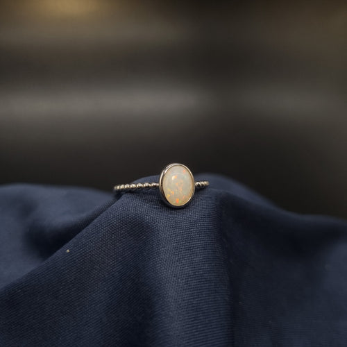 .5ct White Opal