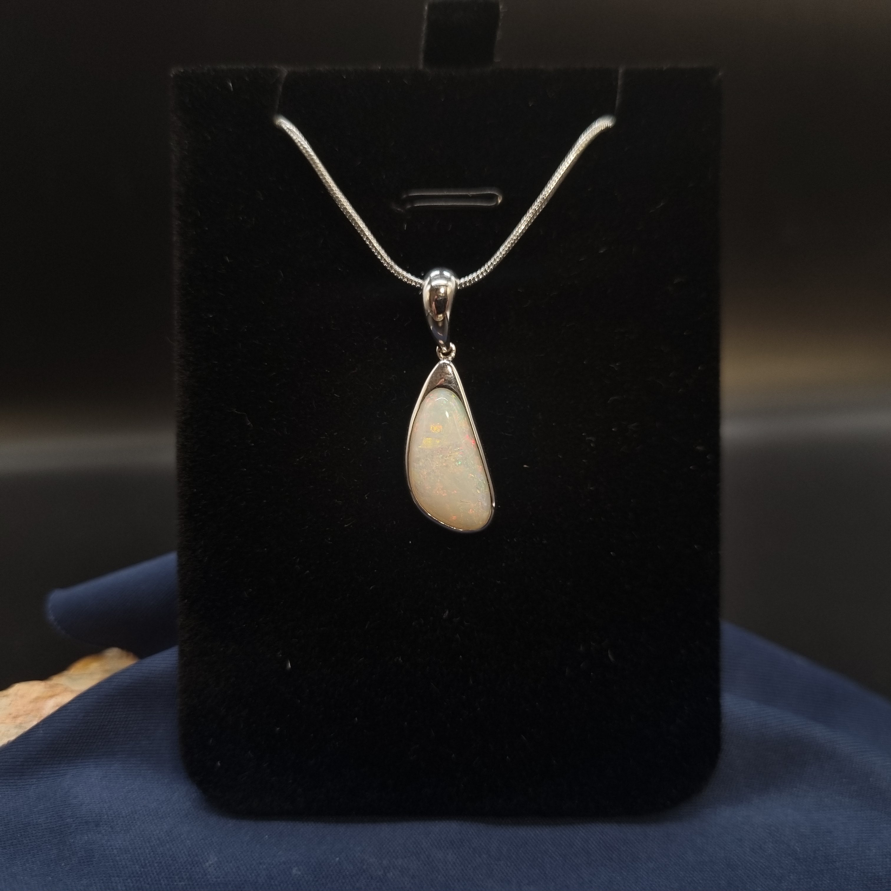 2.55ct White Opal in Sterling Silver