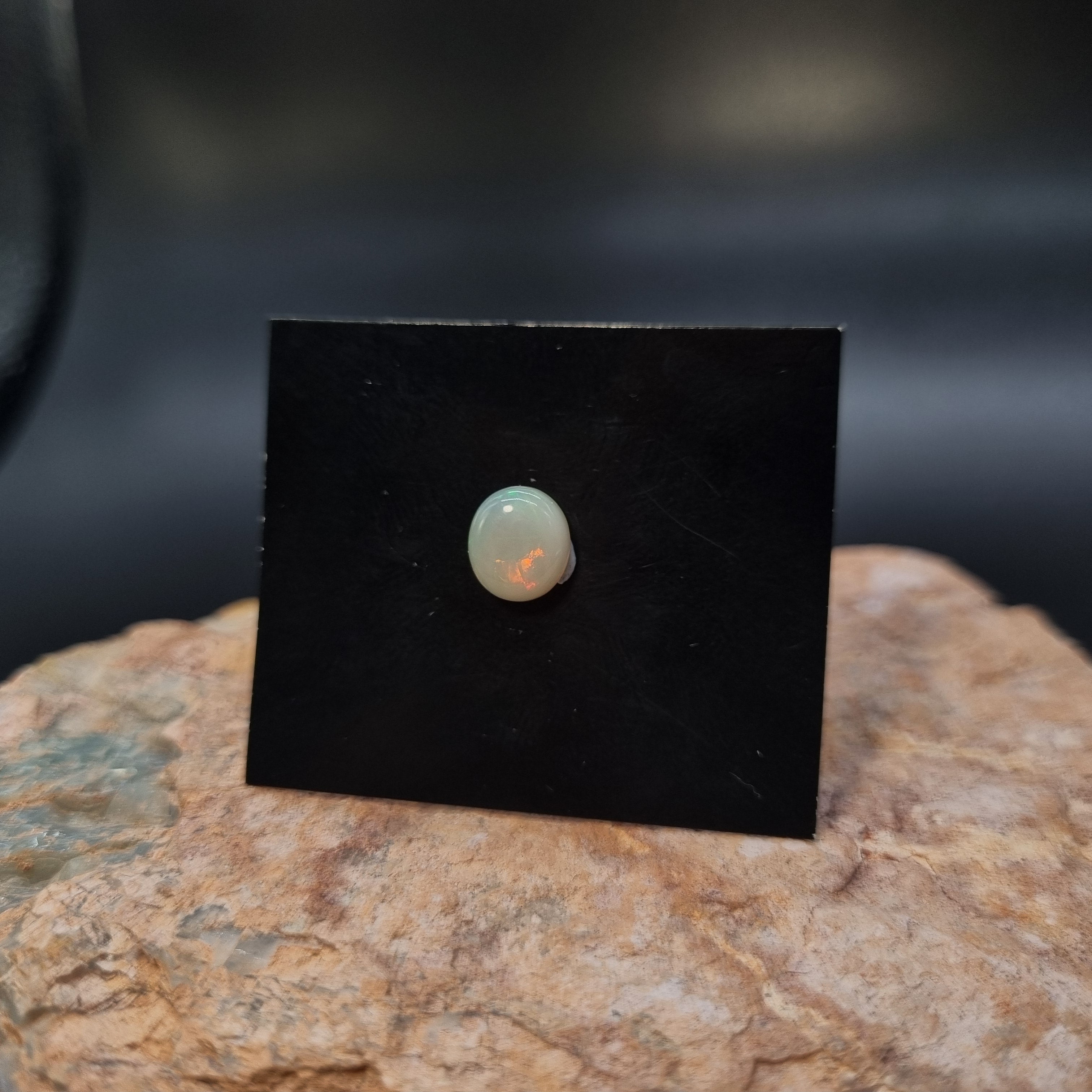 White/Jelly ring stone 1.4ct